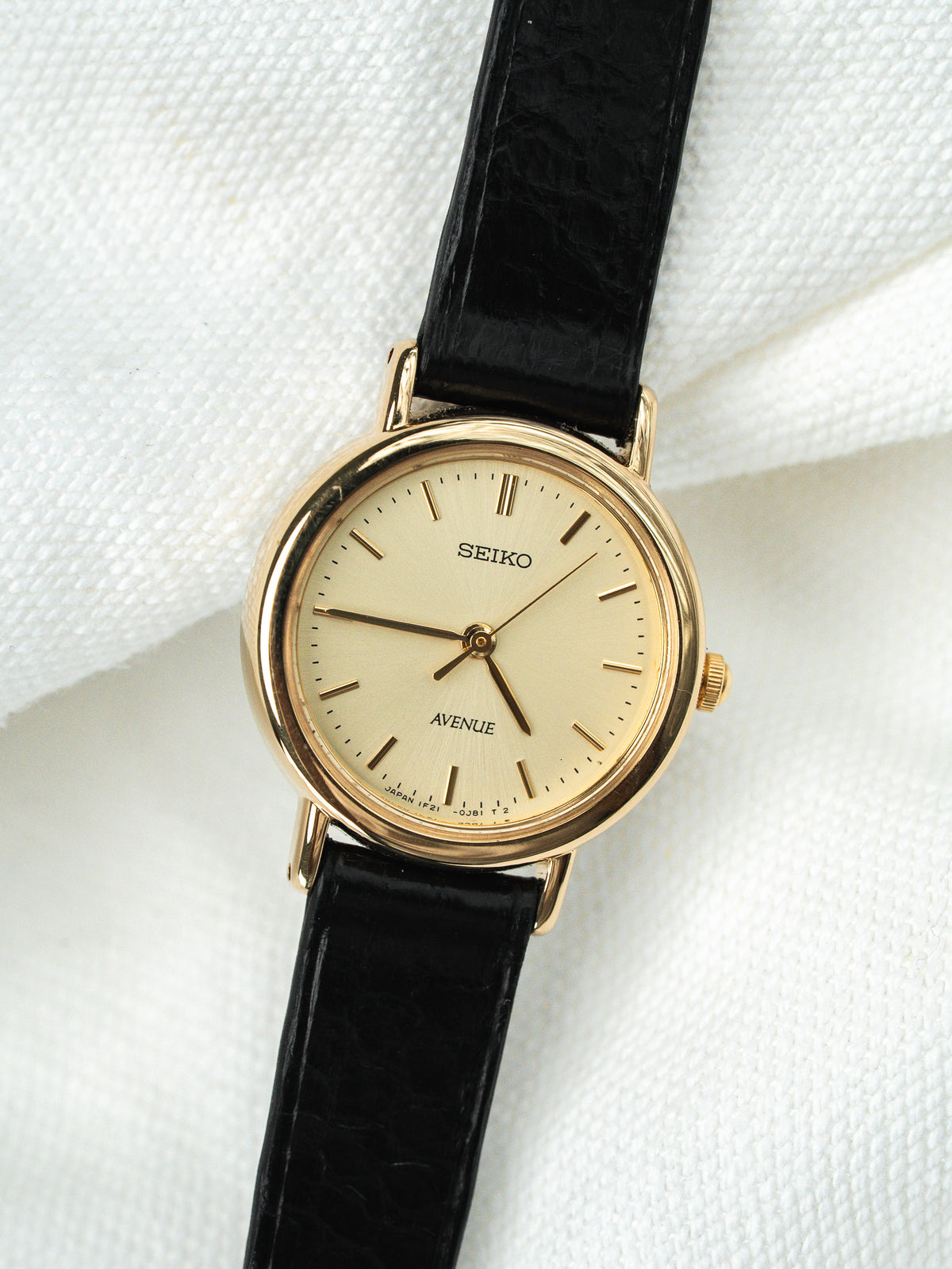 Bracelet cuir façon crocodile noir - Montre Seiko Avenue 1F21-0040 - Atelier Victor