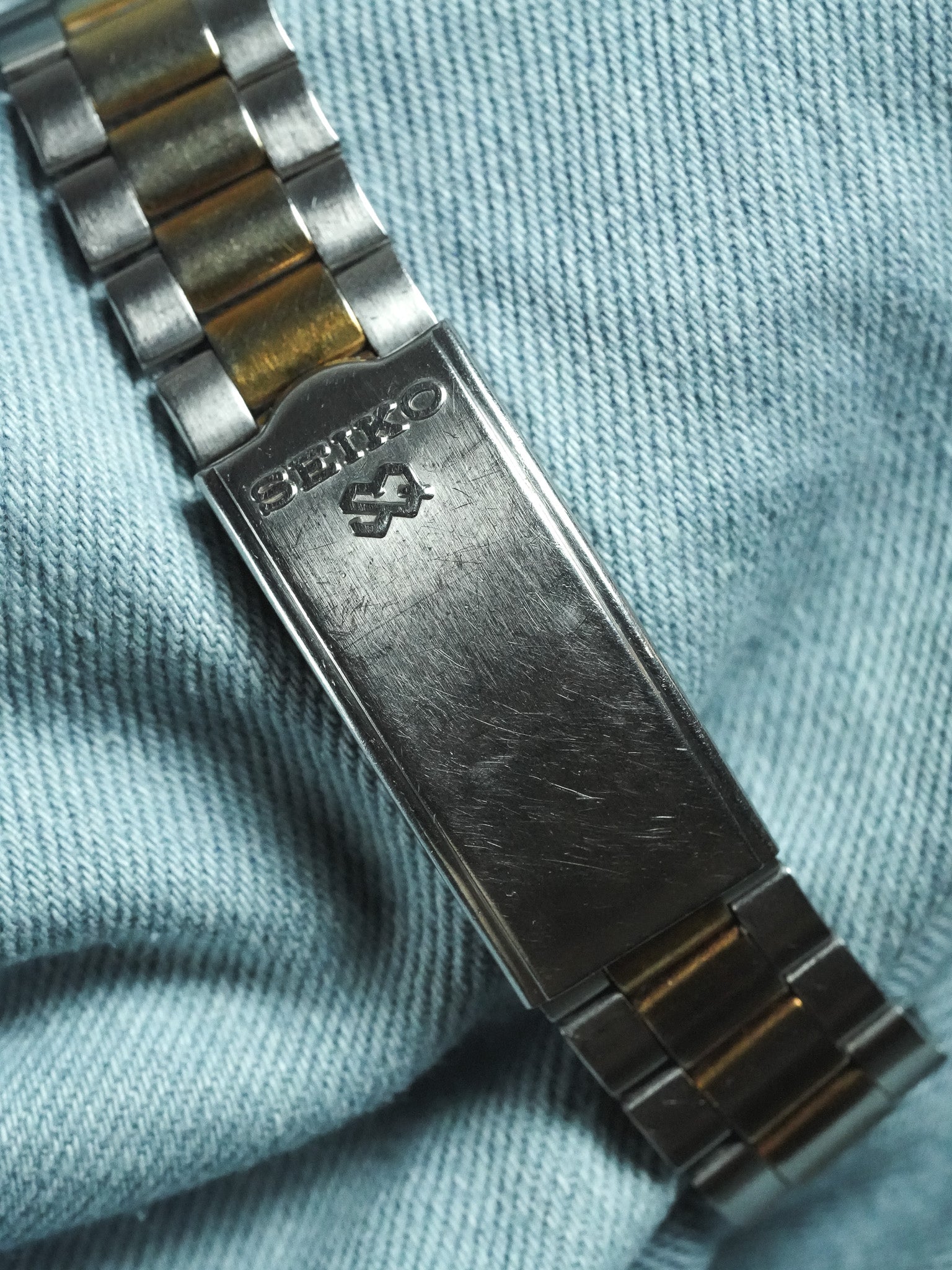 Seiko - SQ Acero Oro Fecha Esfera plata - 1982 