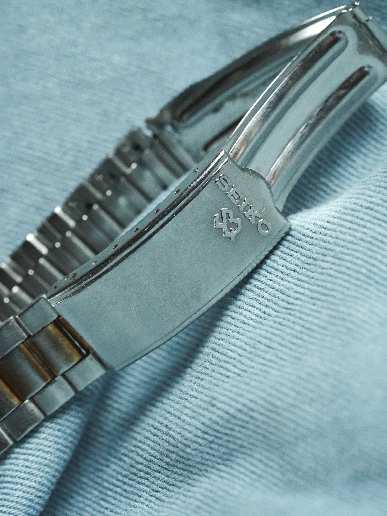 Seiko - SQ Acero Oro Fecha Esfera plata - 1982 