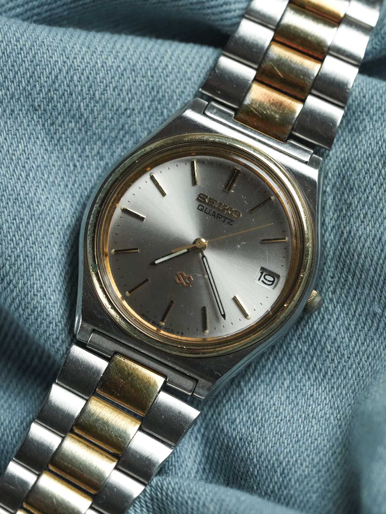 Seiko - SQ Acero Oro Fecha Esfera plata - 1982 