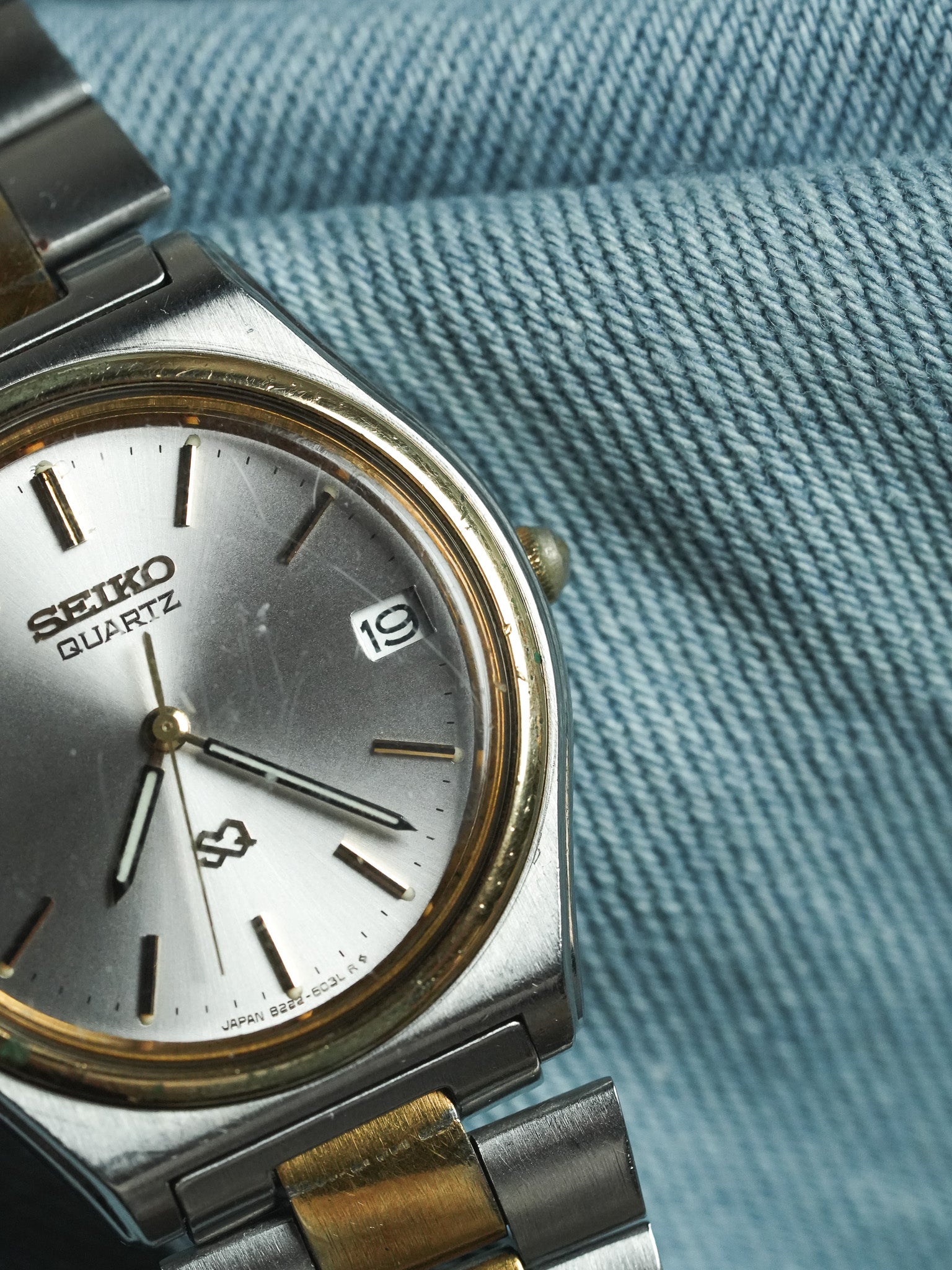 Seiko - SQ Acero Oro Fecha Esfera plata - 1982 