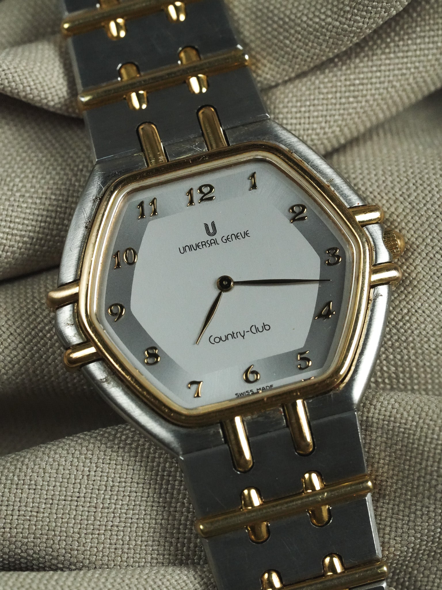 Universal Genève - 617.100 Country Club Steel Gold Octagonal - Paper - 1987 