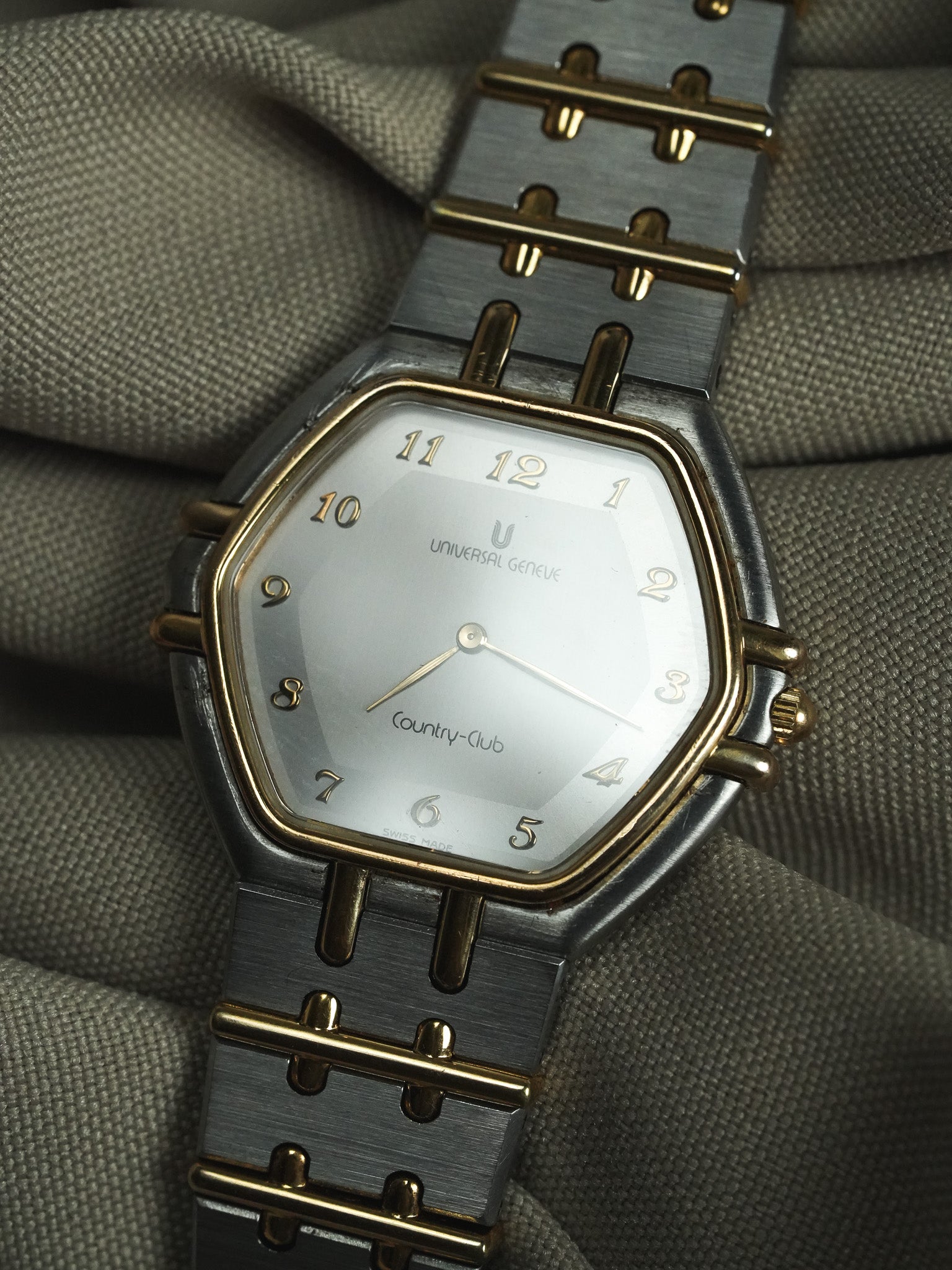 Universal Genève - 617.100 Country Club Steel Gold Octagonal - Paper - 1987 