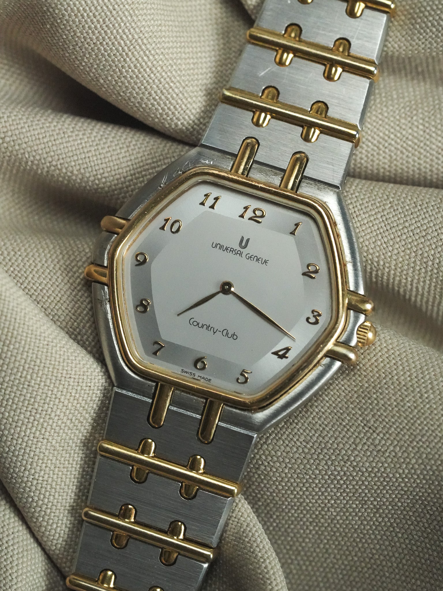 Universal Genève - 617.100 Country Club Steel Gold Octagonal - Paper - 1987 