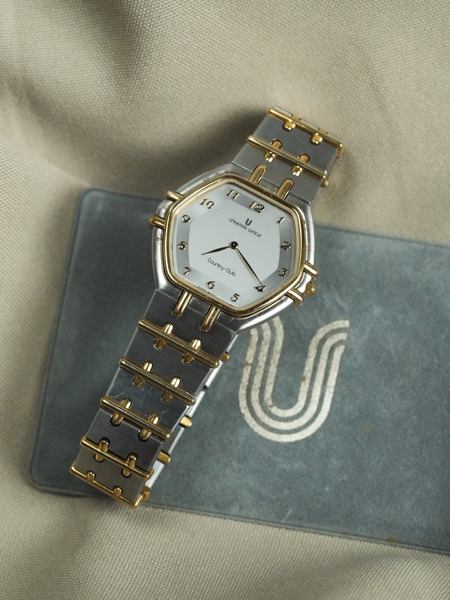 Universal Genève - 617.100 Country Club Steel Gold Octagonal - Paper - 1987 