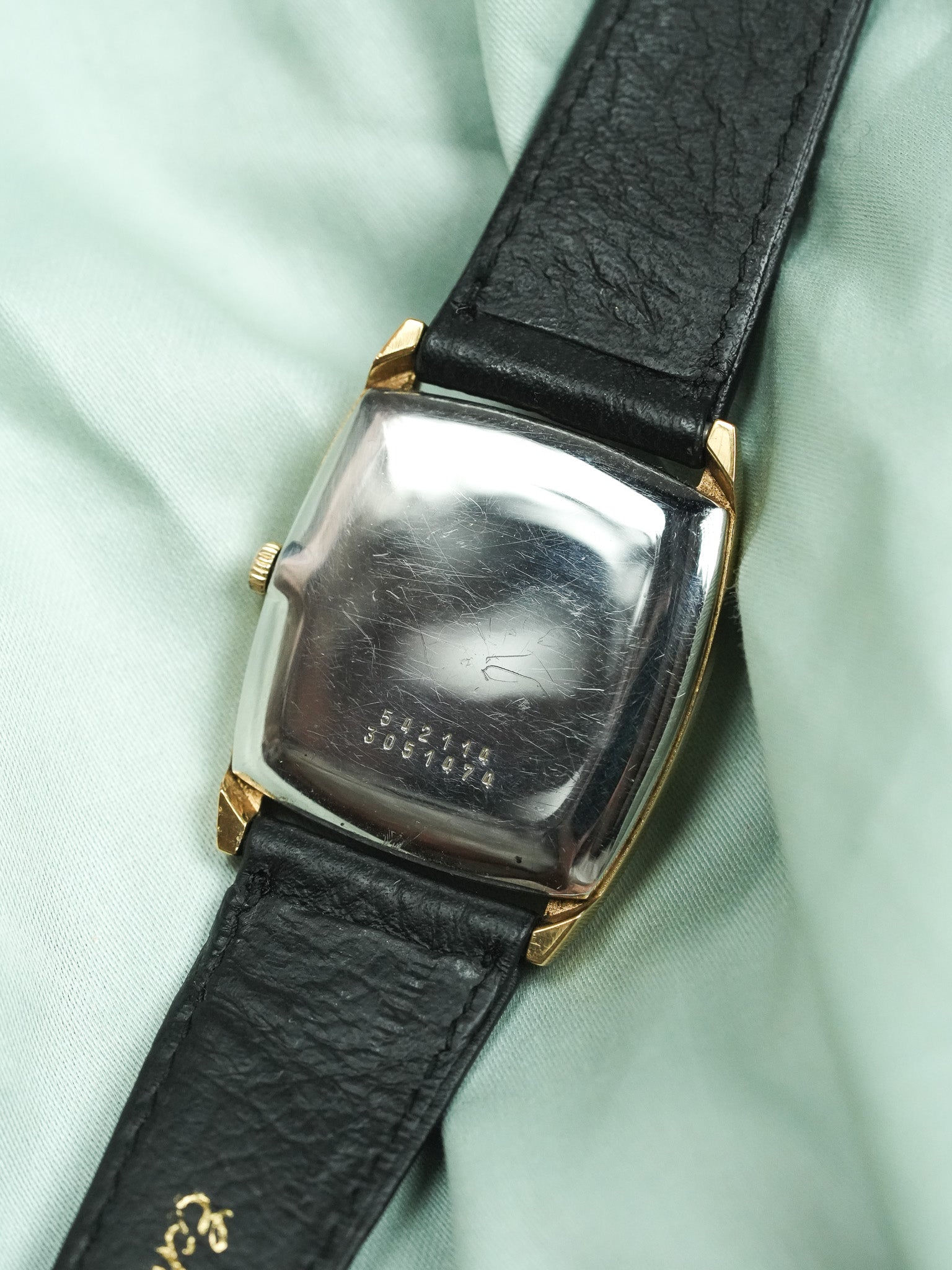 Universal Genève - Extra plate Manuel Tonneau Gold - 1970s 