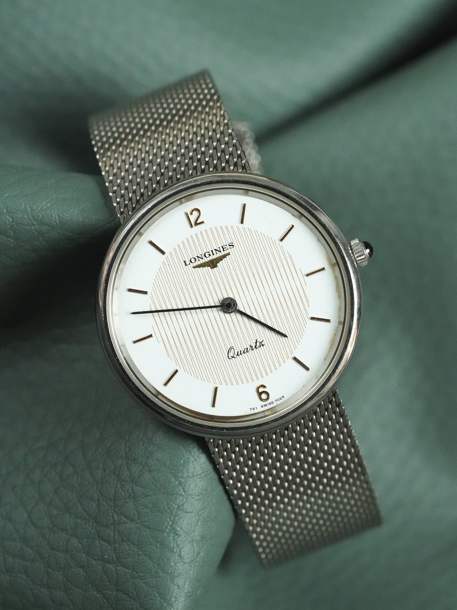 Longines - Acier en maille milanaise tapisserie or - 1980s