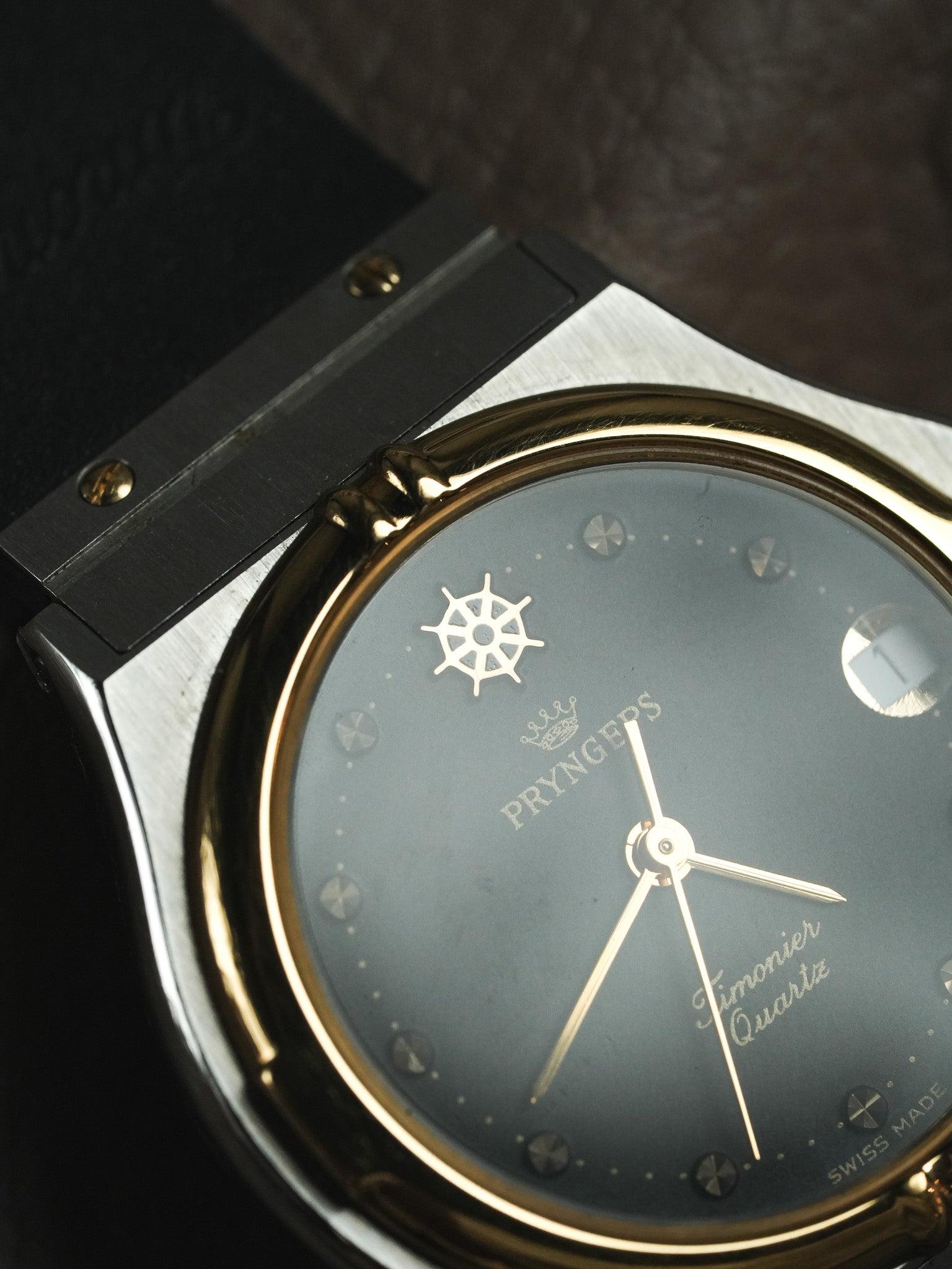 Pryngeps - Style "Hublot" Acier Or - Neuve de stock - 1990s