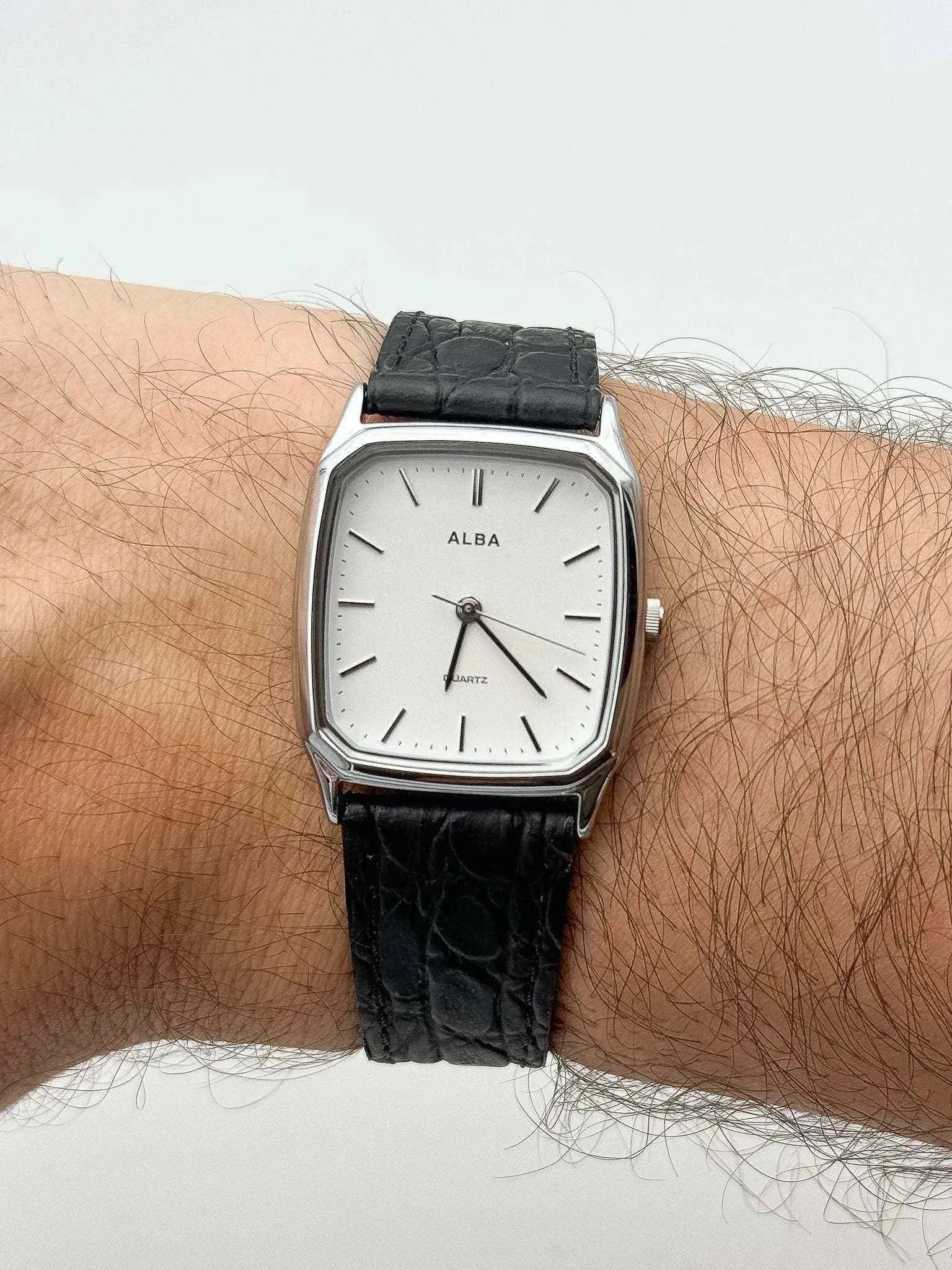 Alba by Seiko - White Dress Watch - 1990s - Atelier Victor Paris - Vintage Watch Shop Dubai