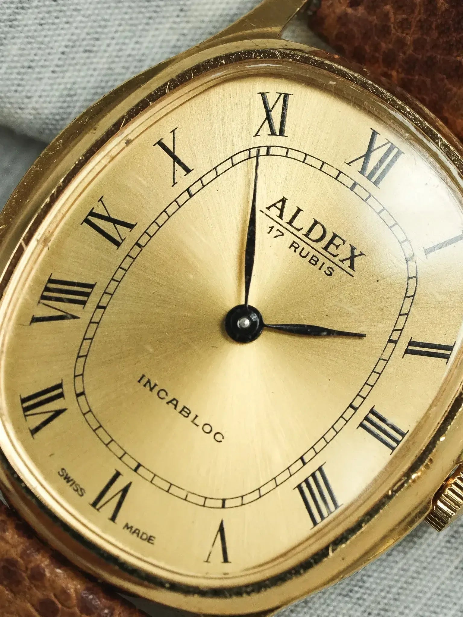 Aldex - Tonneau Incabloc Gold - 1970s - Atelier Victor