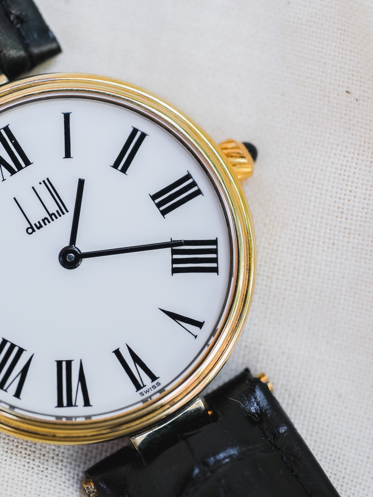 Alfred Dunhill - Ronde en Argent 925 plaqué or cadran blanc - 1980s - Atelier Victor Paris - Vintage Watch Shop Dubai