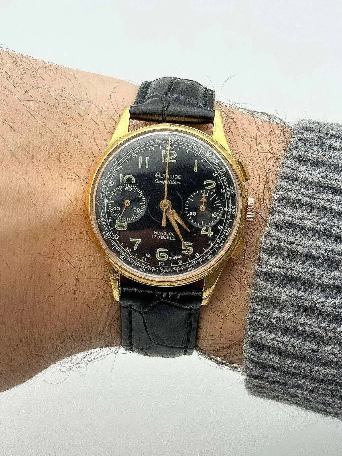 Altitude Competition - Chronograph Venus Black - 1960s - Atelier Victor Paris - Vintage Watch Shop Dubai