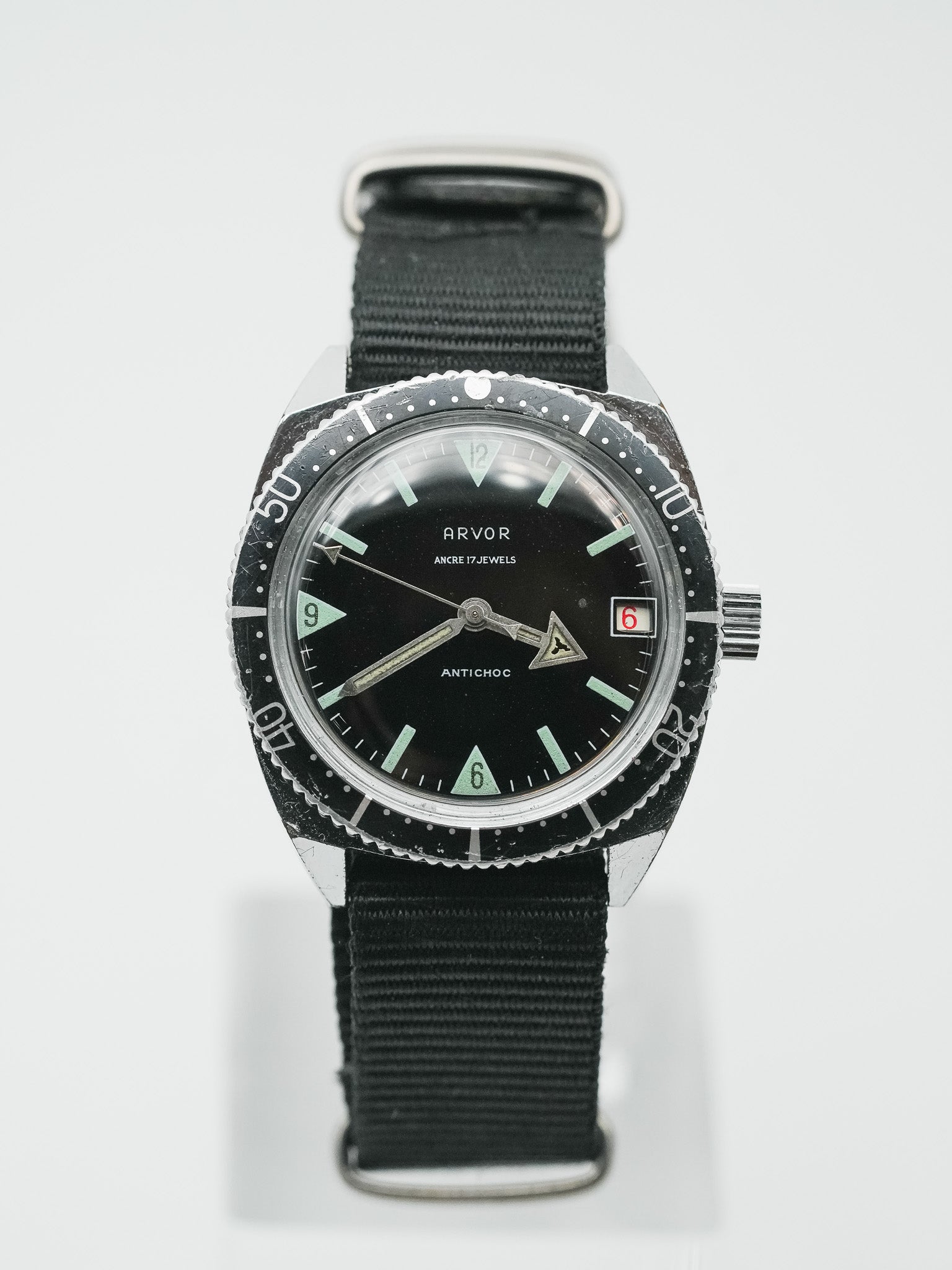 Arvor - Plongeuse Cadran noir - 1960s - Atelier Victor Paris - Vintage Watch Shop Dubai