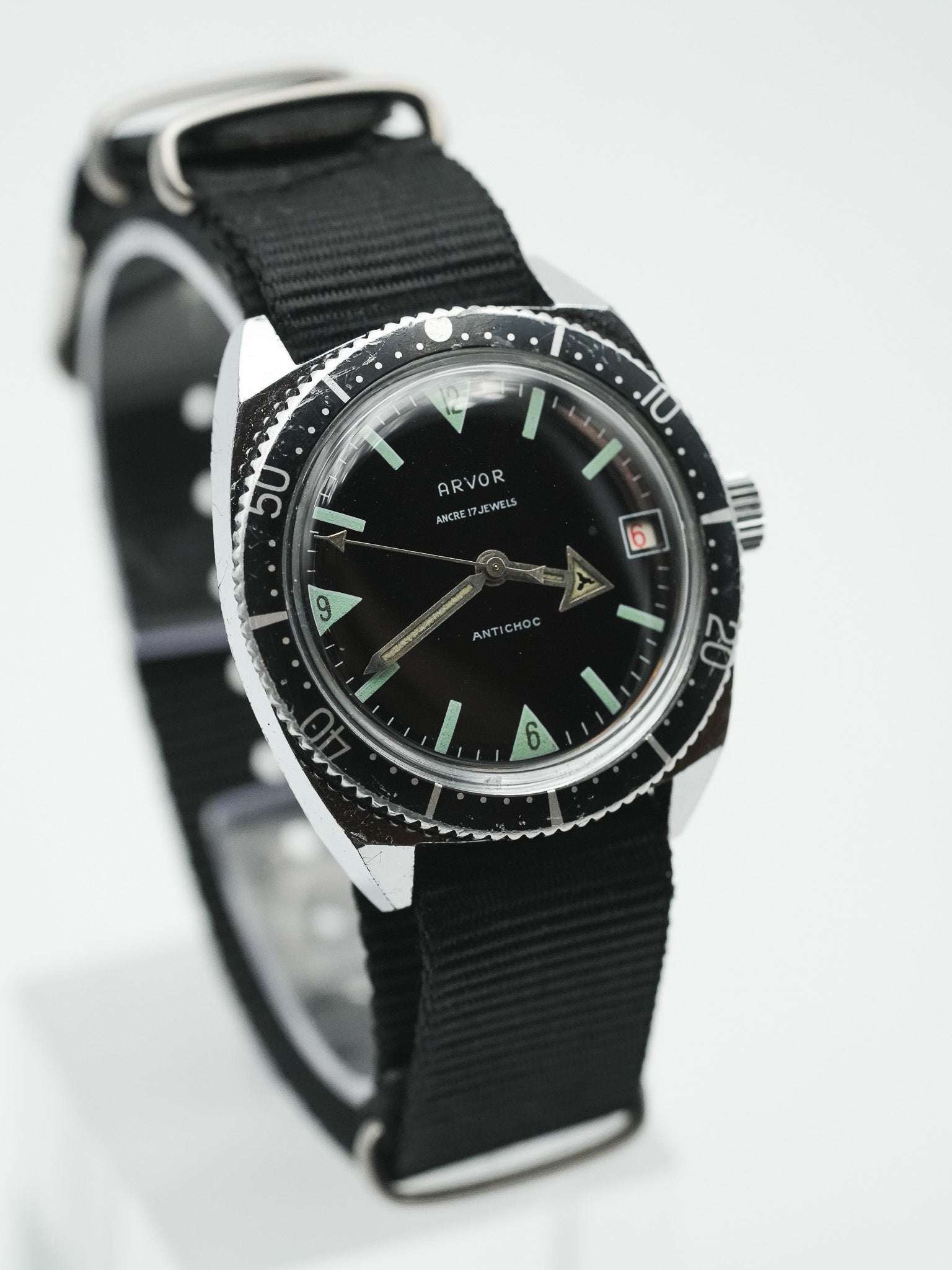 Arvor - Plongeuse Cadran noir - 1960s - Atelier Victor Paris - Vintage Watch Shop Dubai