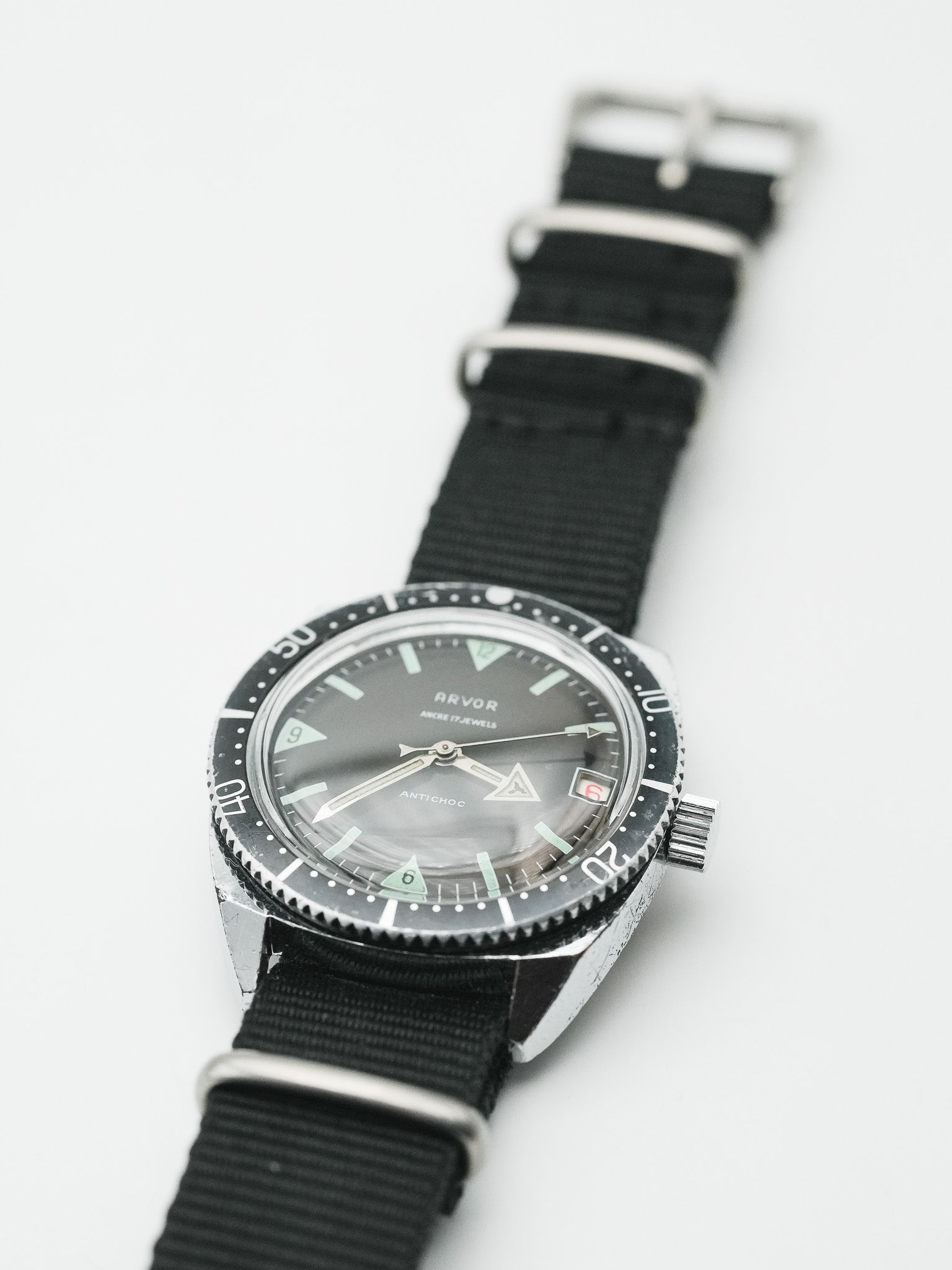 Arvor - Plongeuse Cadran noir - 1960s - Atelier Victor Paris - Vintage Watch Shop Dubai