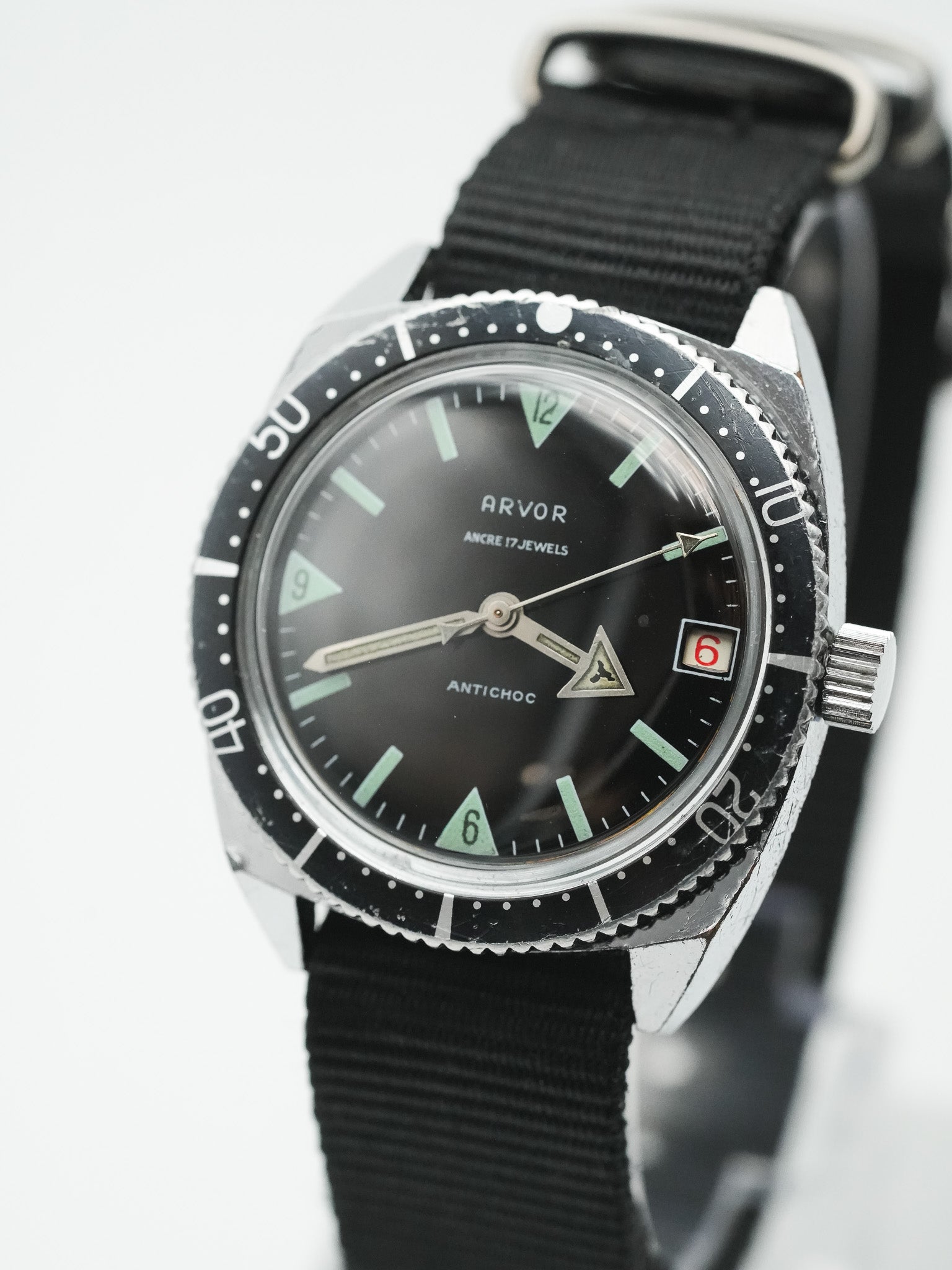 Arvor - Plongeuse Cadran noir - 1960s - Atelier Victor Paris - Vintage Watch Shop Dubai