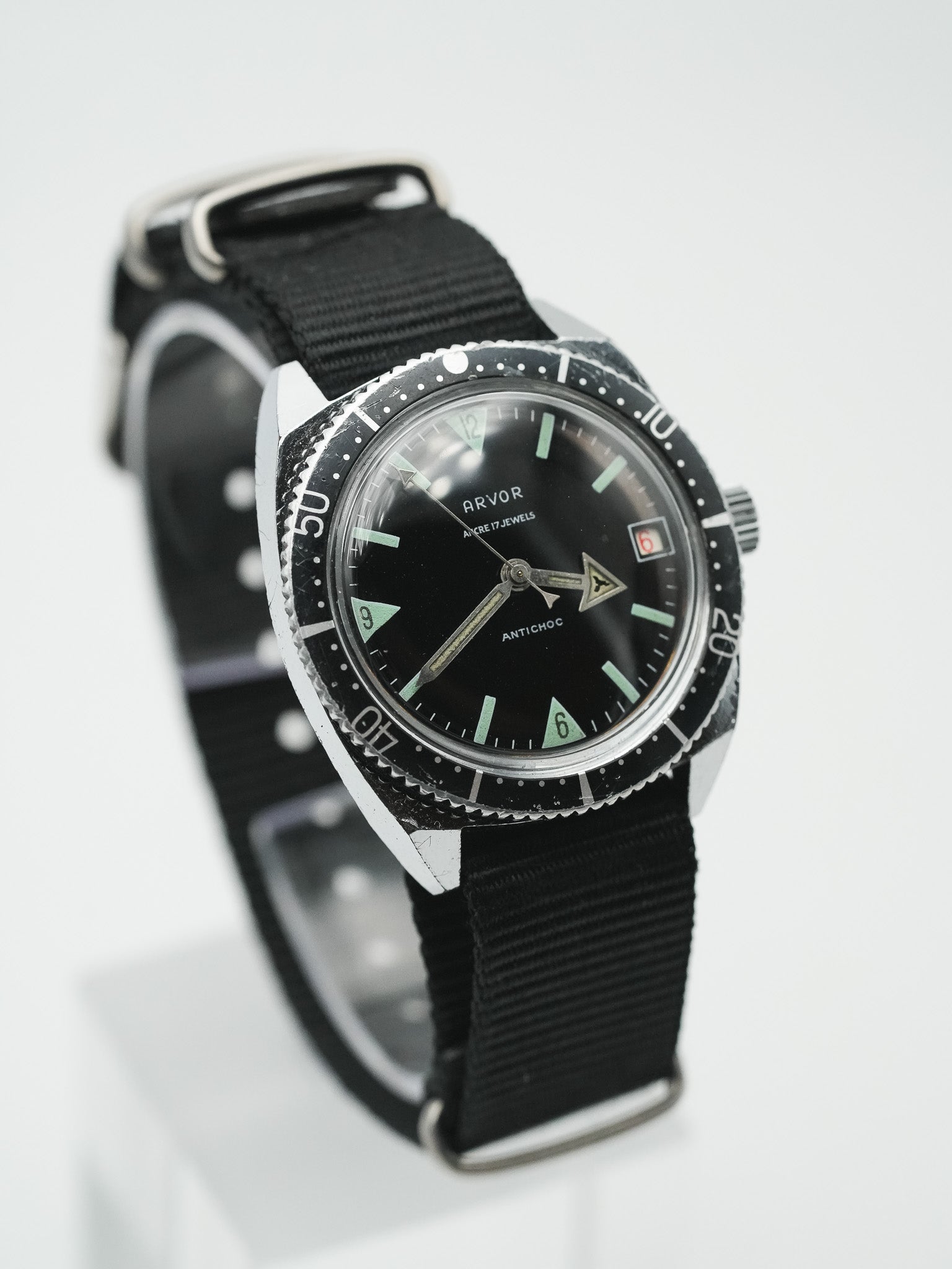 Arvor - Plongeuse Cadran noir - 1960s - Atelier Victor Paris - Vintage Watch Shop Dubai