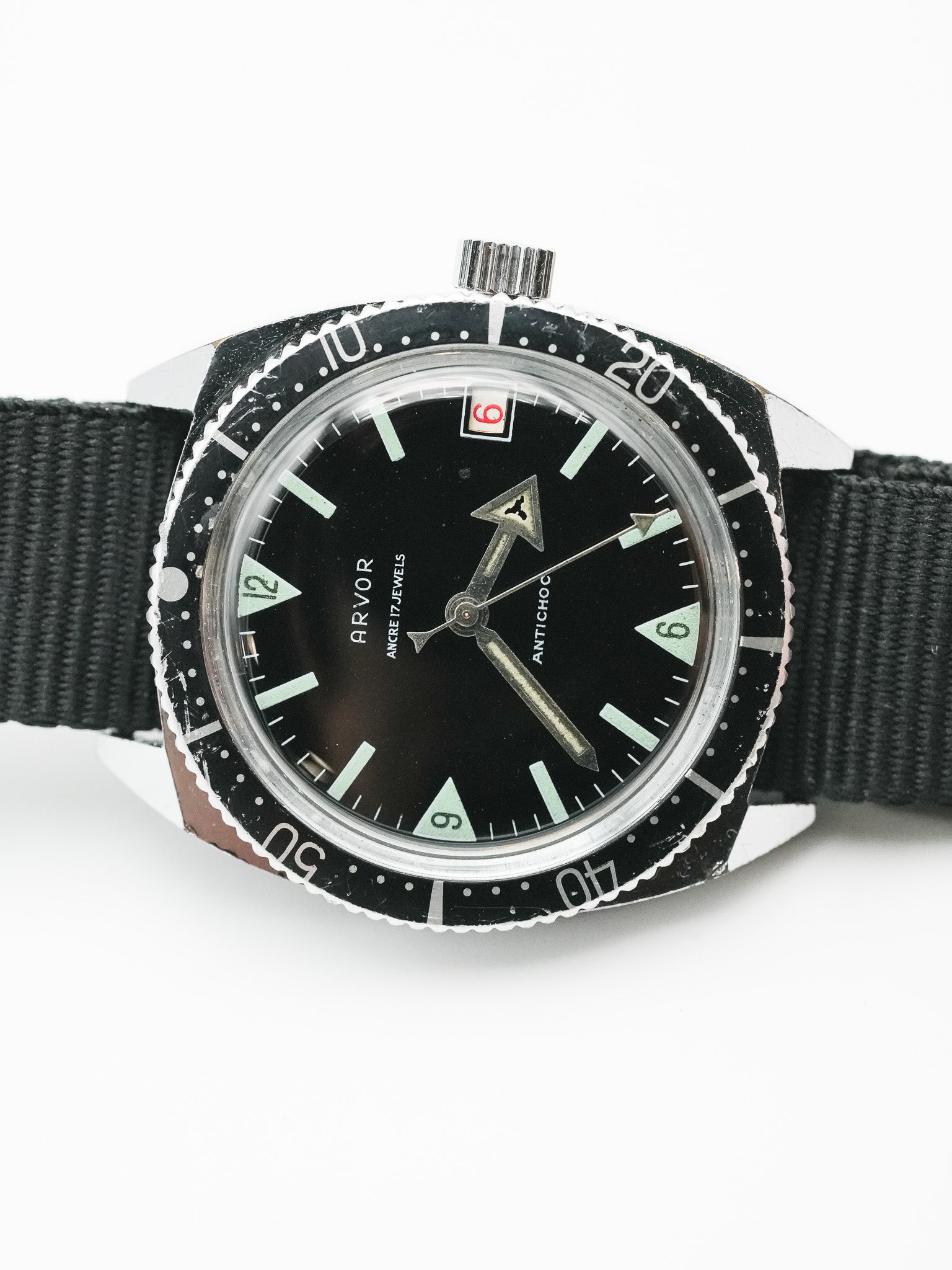 Arvor - Plongeuse Cadran noir - 1960s - Atelier Victor Paris - Vintage Watch Shop Dubai