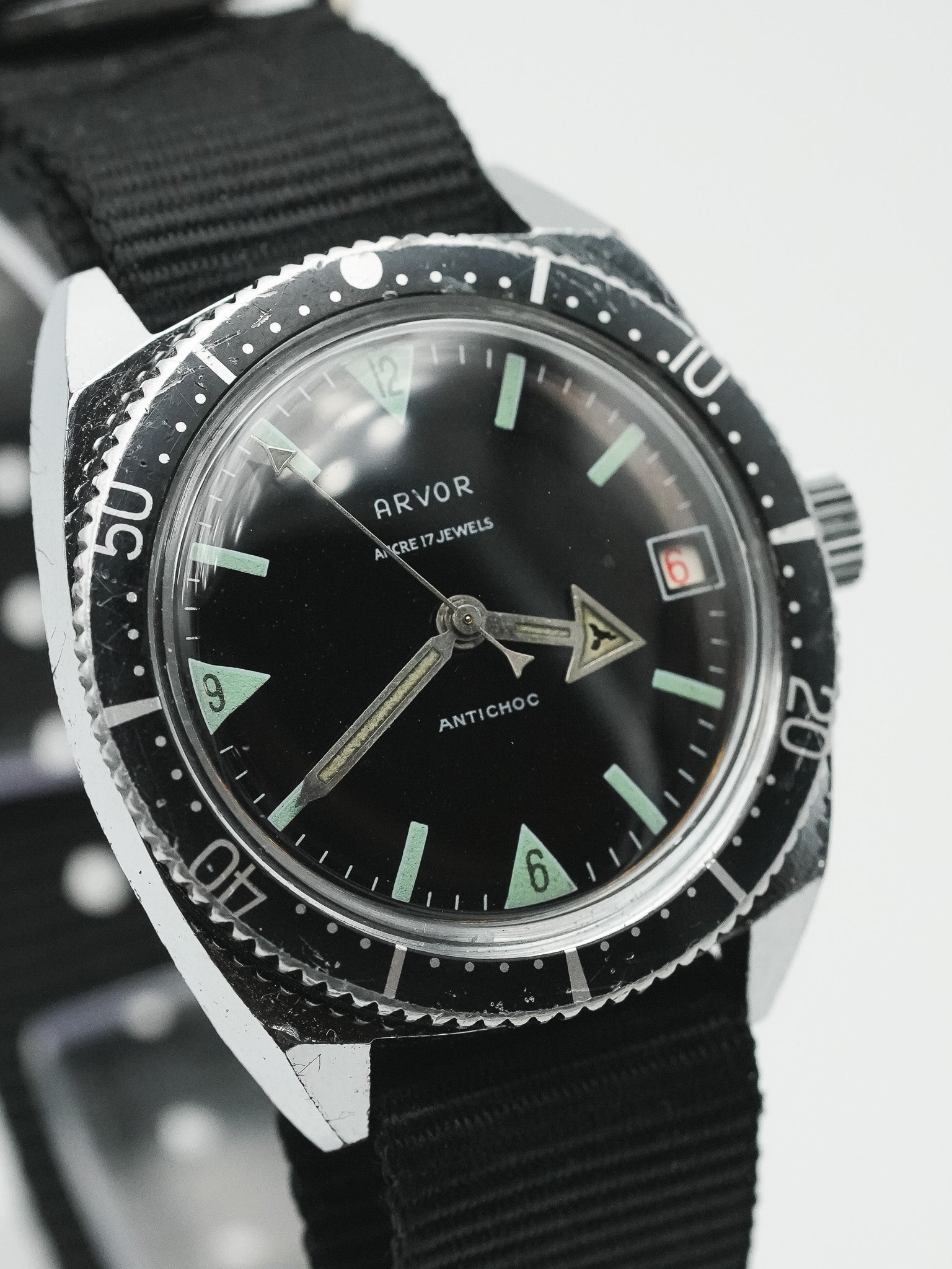 Arvor - Plongeuse Cadran noir - 1960s - Atelier Victor Paris - Vintage Watch Shop Dubai