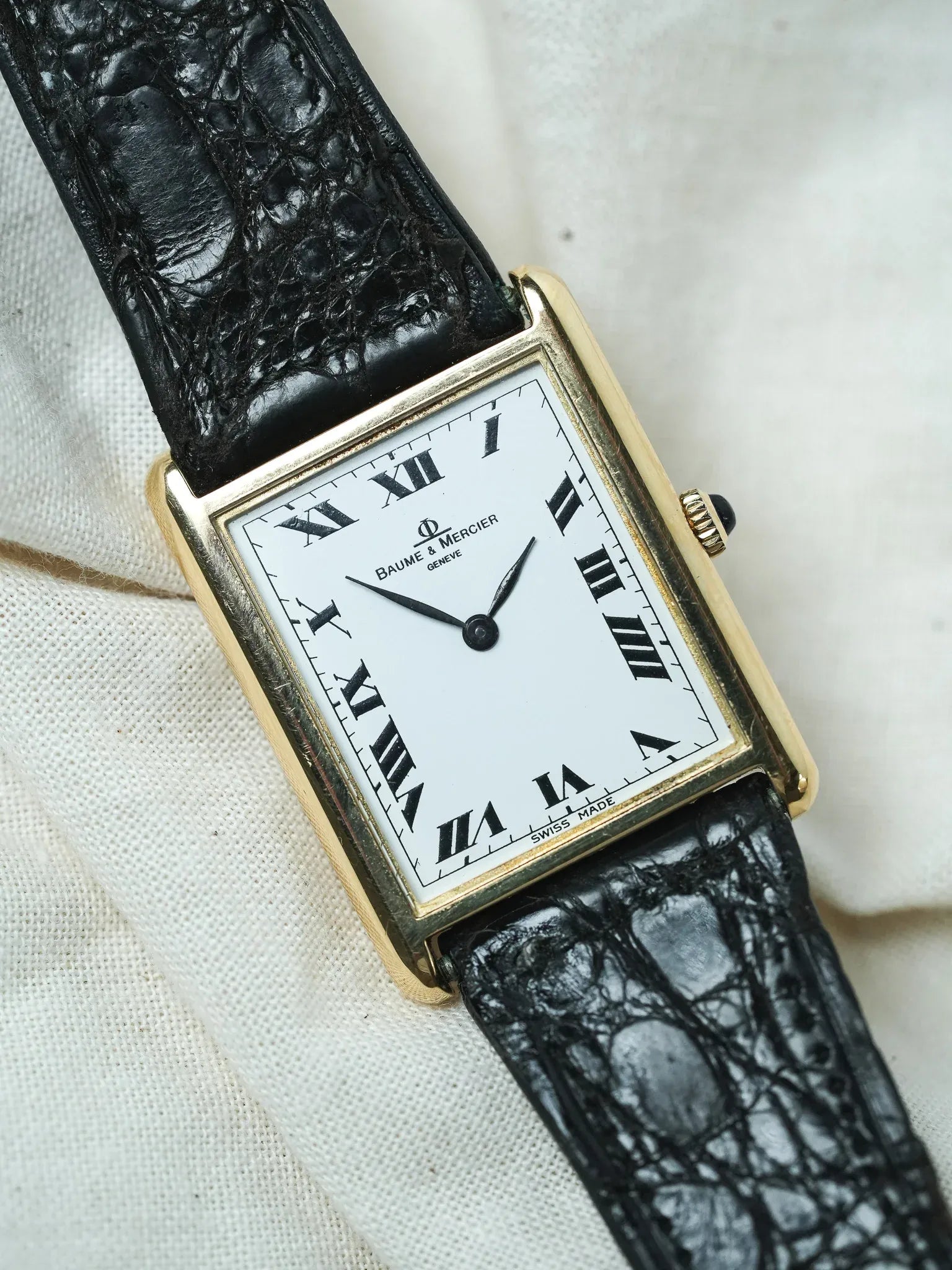 Baume & Mercier - 37059 Tank Or jaune 18k - boite - 1970s - Atelier Victor - Vintage  Shop