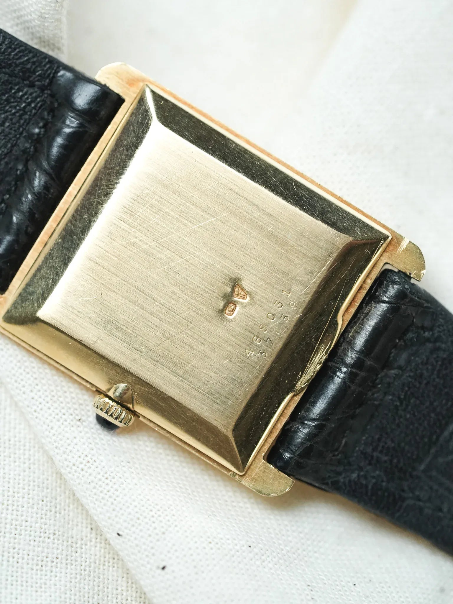 Baume & Mercier - 37059 Tank Or jaune 18k - boite - 1970s - Atelier Victor - Vintage  Shop