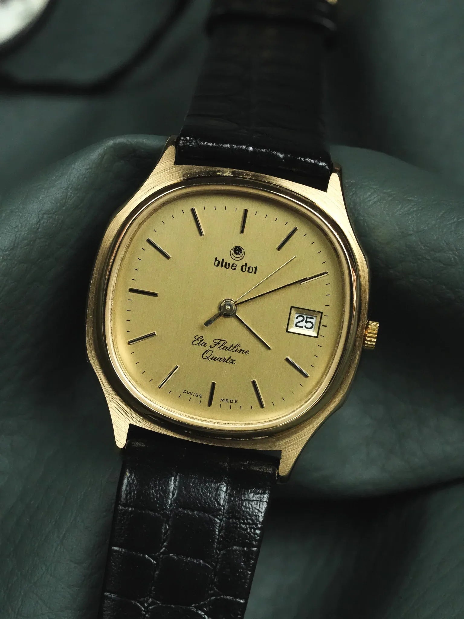 Blue Dot - Tonneau Or Eta Flatline Quartz - NOS - 1990s - Atelier Victor