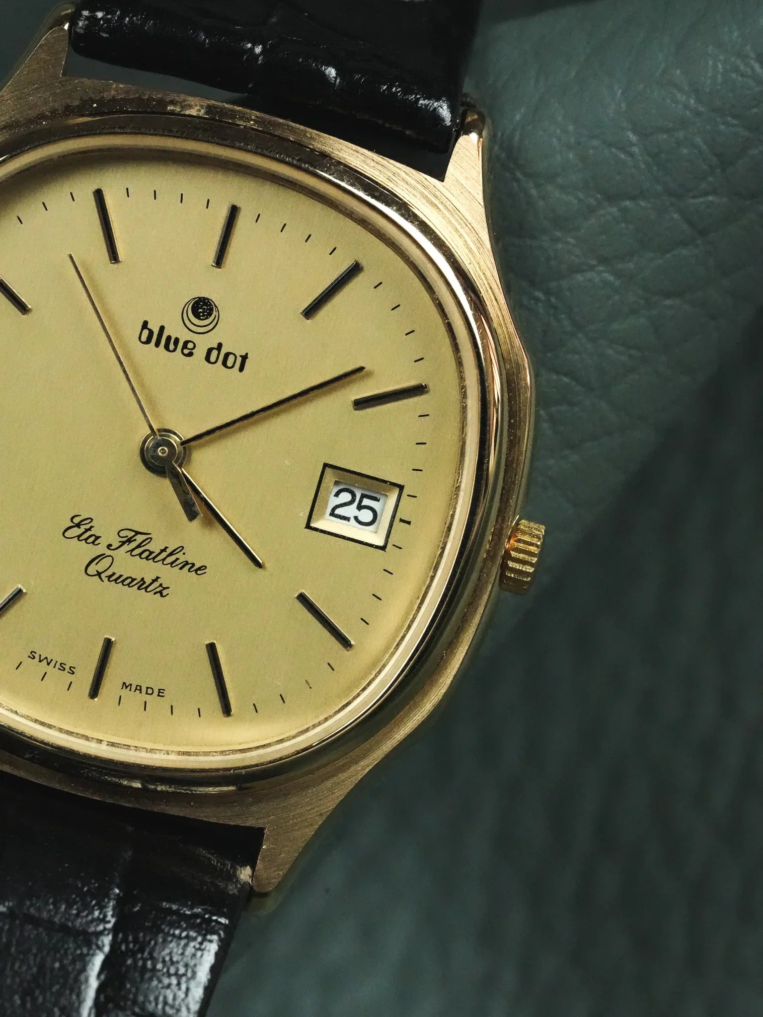 Blue Dot - Tonneau Or Eta Flatline Quartz - NOS - 1990s - Atelier Victor