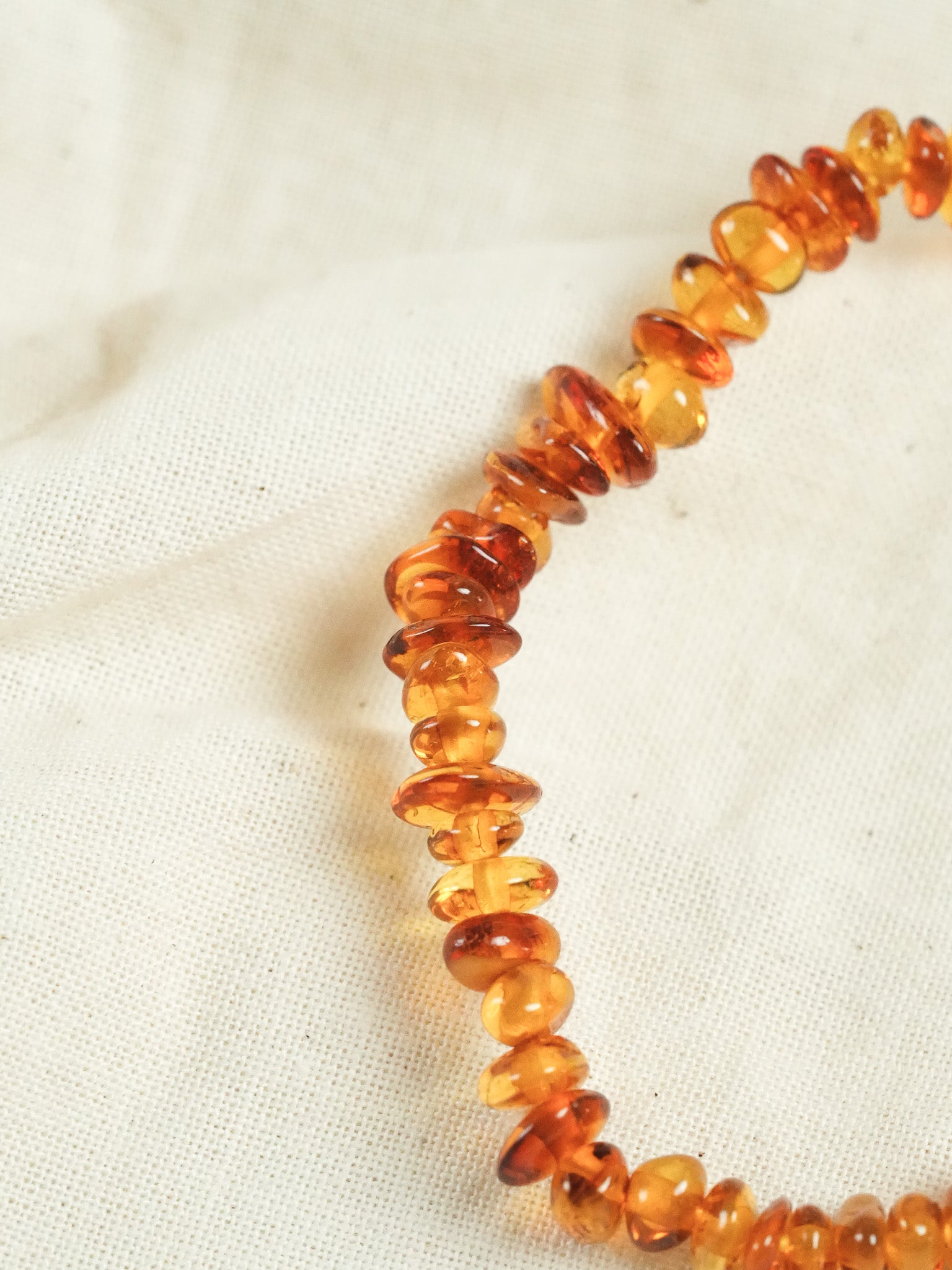Bracelet en Ambre Baltique naturel - Plaques Fines Orange Clair - Atelier Victor - Vintage  Shop