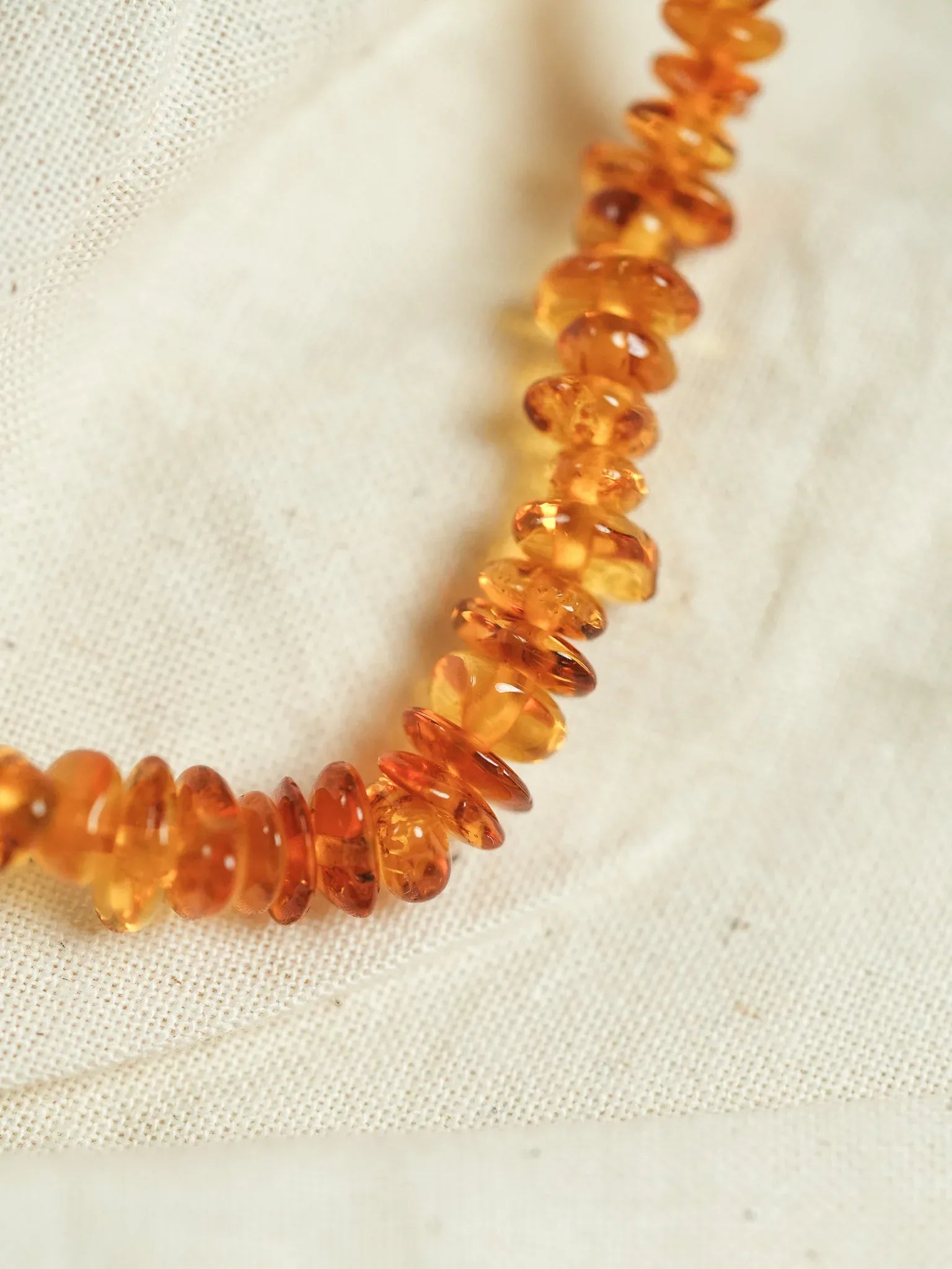 Bracelet en Ambre Baltique naturel - Plaques Fines Orange Clair - Atelier Victor - Vintage  Shop