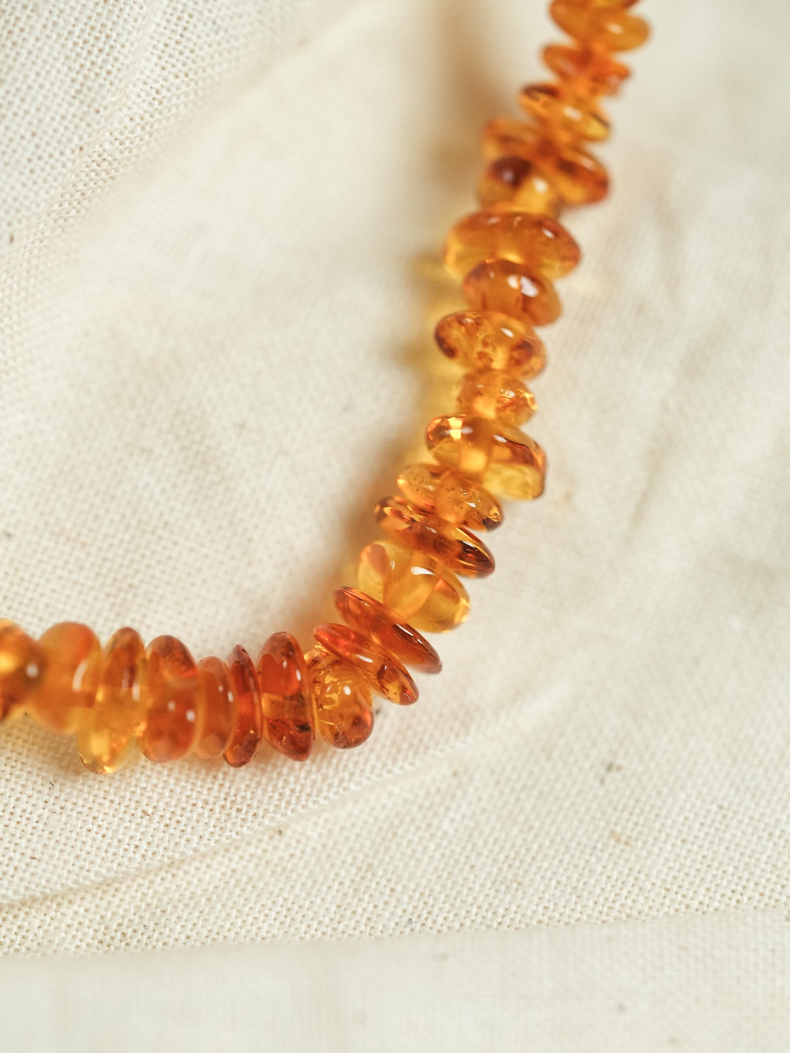 Bracelet en Ambre Baltique naturel - Plaques Fines Orange Clair - Atelier Victor - Vintage  Shop