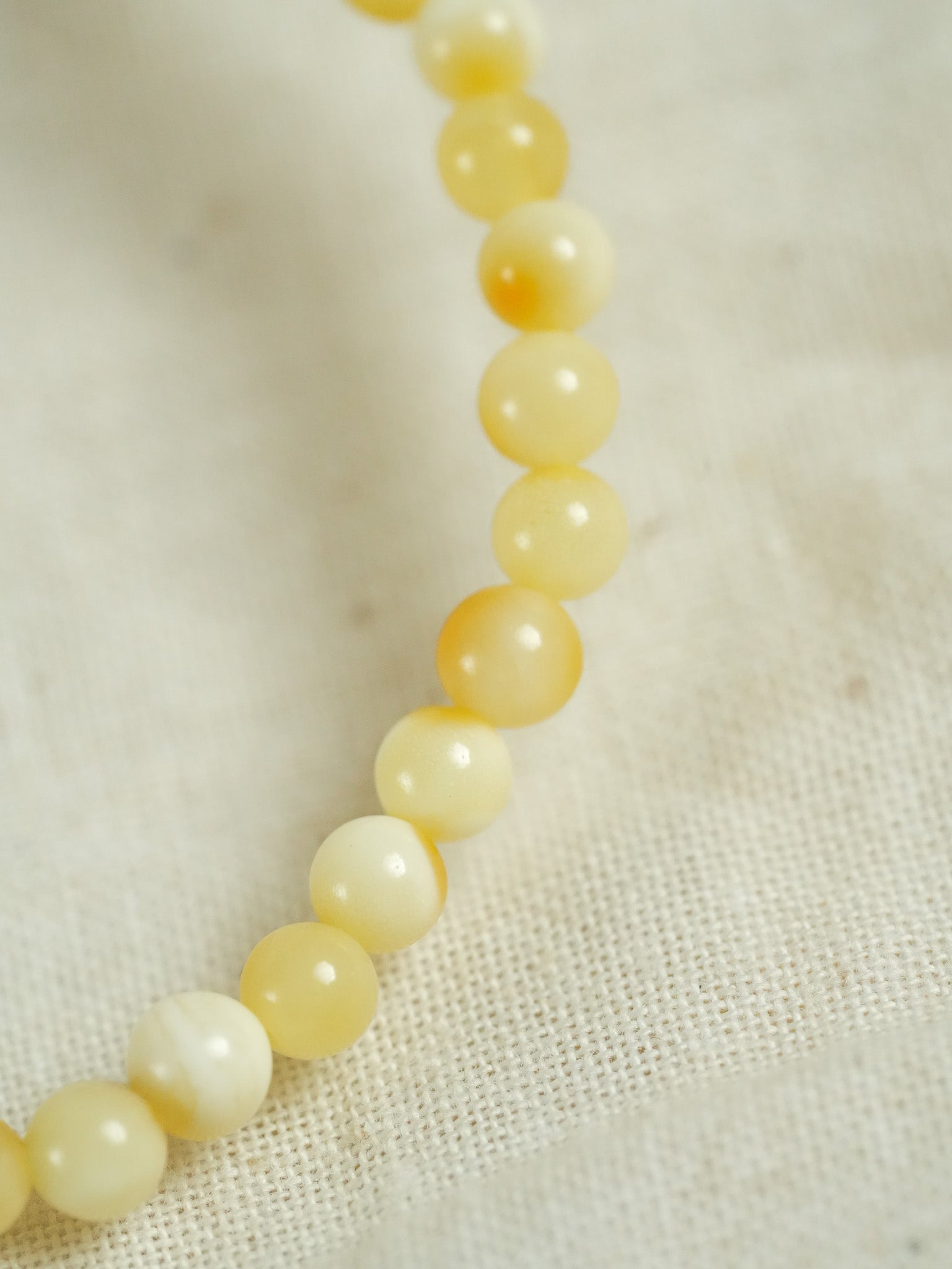 Bracelet en Ambre Baltique naturel - Rondes fines Jaune clair - Atelier Victor - Vintage  Shop