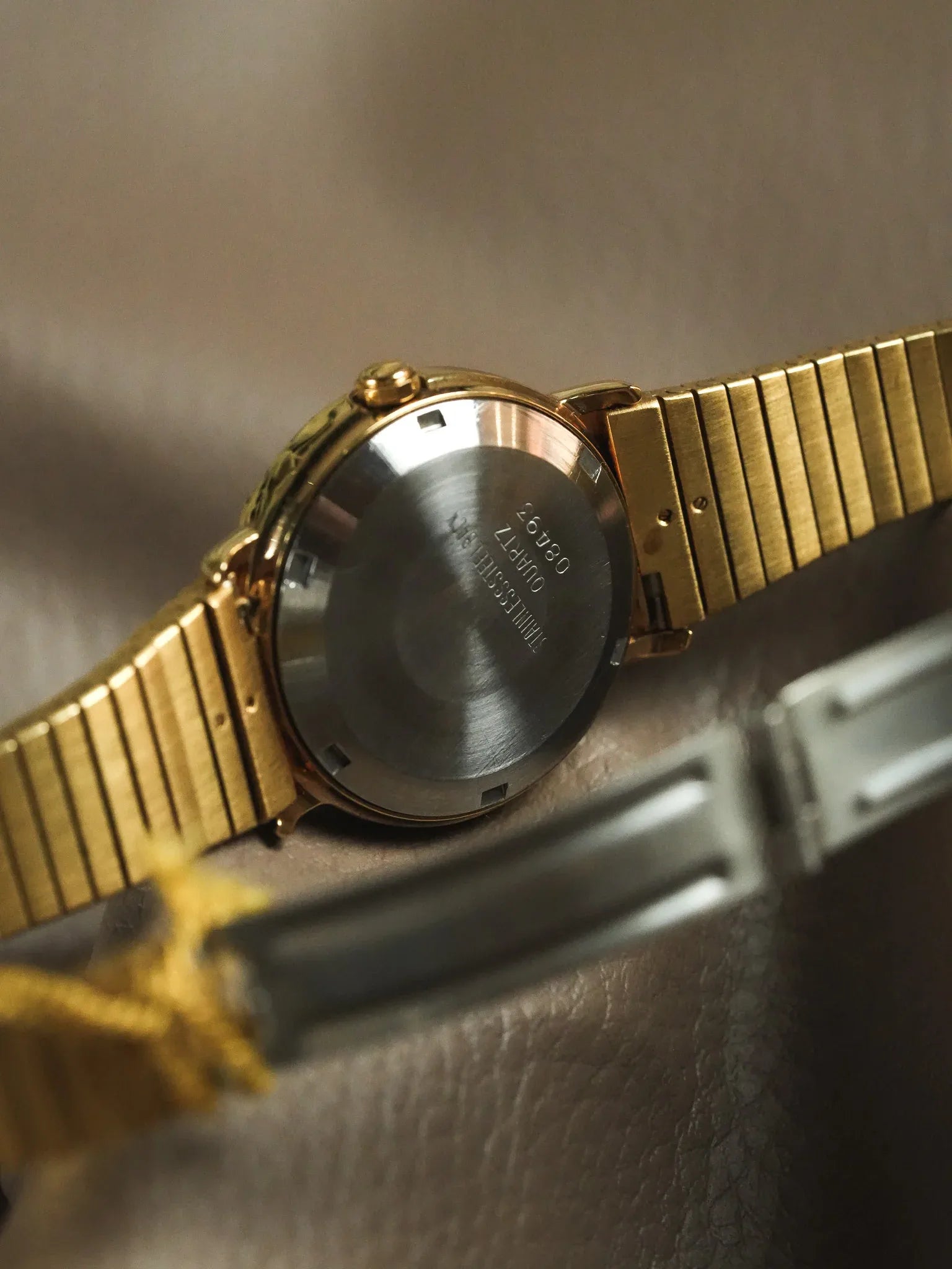 Breil - Or intégrale lunette vissée cadran noir - Neuve de stock - 1990s - Atelier Victor