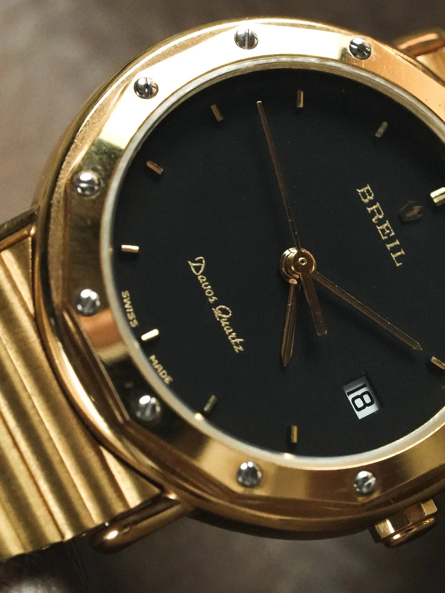 Breil - Or intégrale lunette vissée cadran noir - Neuve de stock - 1990s - Atelier Victor