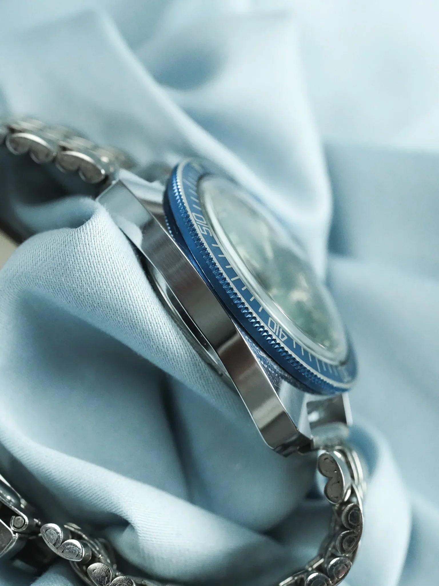 Breil - Plongeuse cadran vert lunette bleu - 1960s - Atelier Victor