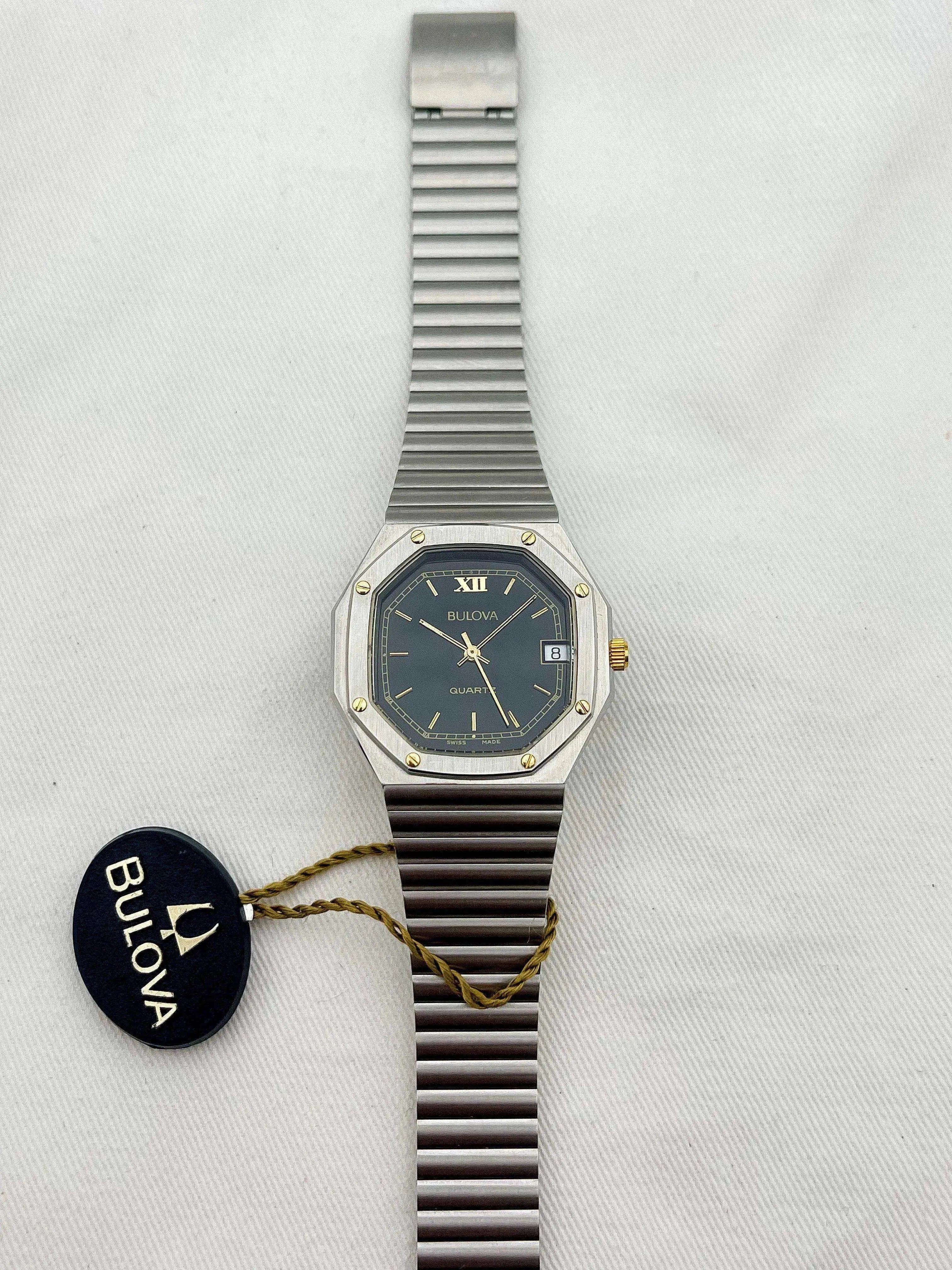 Bulova - Black Dial Royal NOS - 1980s - Atelier Victor Paris - Vintage Watch Shop Dubai