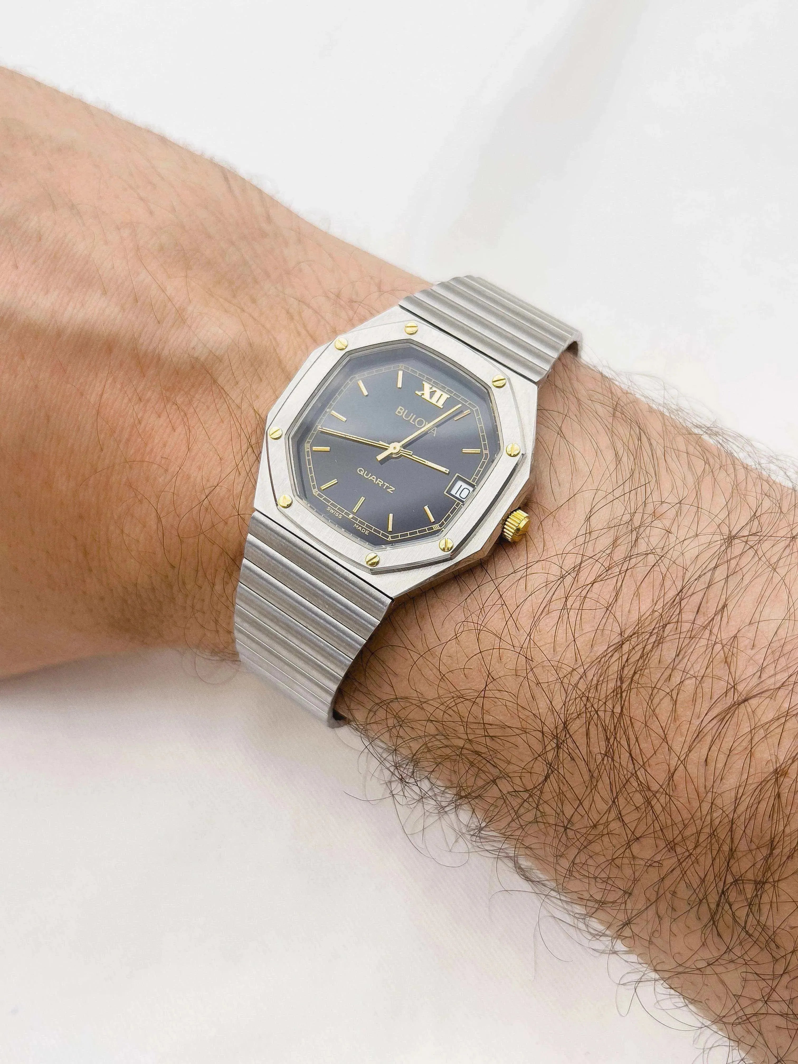 Bulova - Black Dial Royal NOS - 1980s - Atelier Victor Paris - Vintage Watch Shop Dubai
