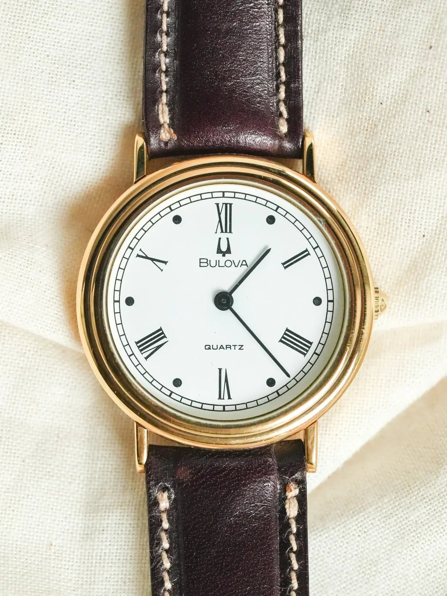 Bulova - Gold Guilloché case white dial Roman - 1990s - Atelier Victor