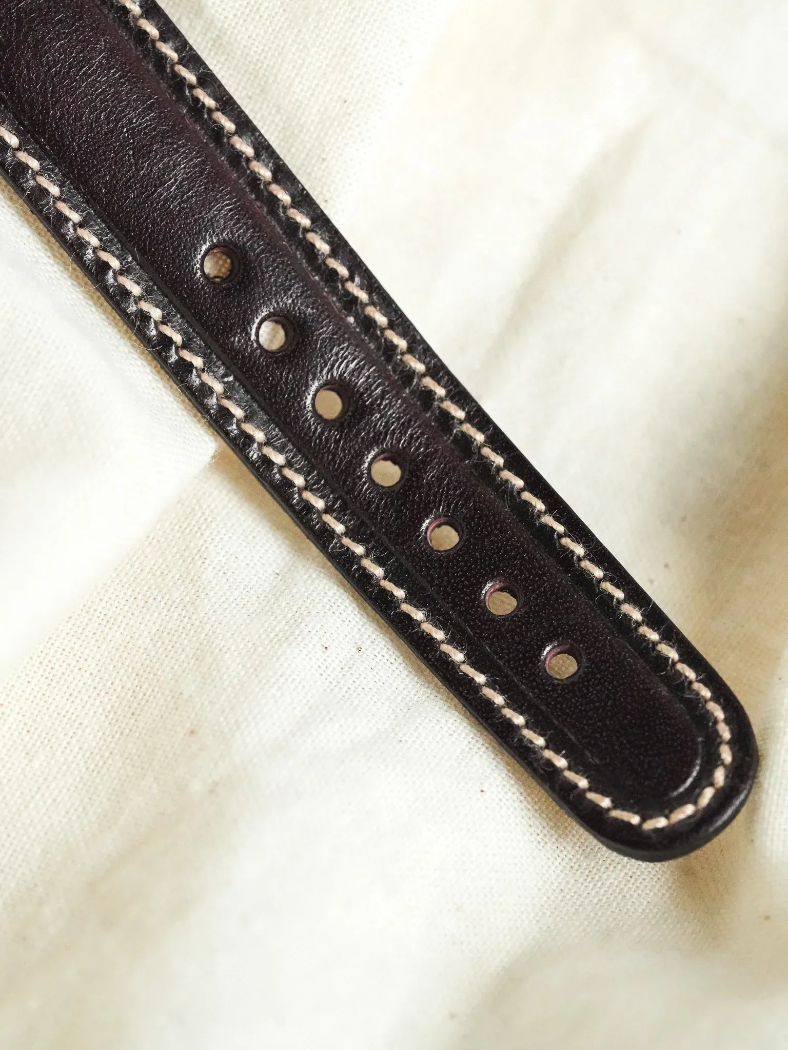 Bulova - Boitier Guilloché doré cadran blanc romain - 1990s - Atelier Victor