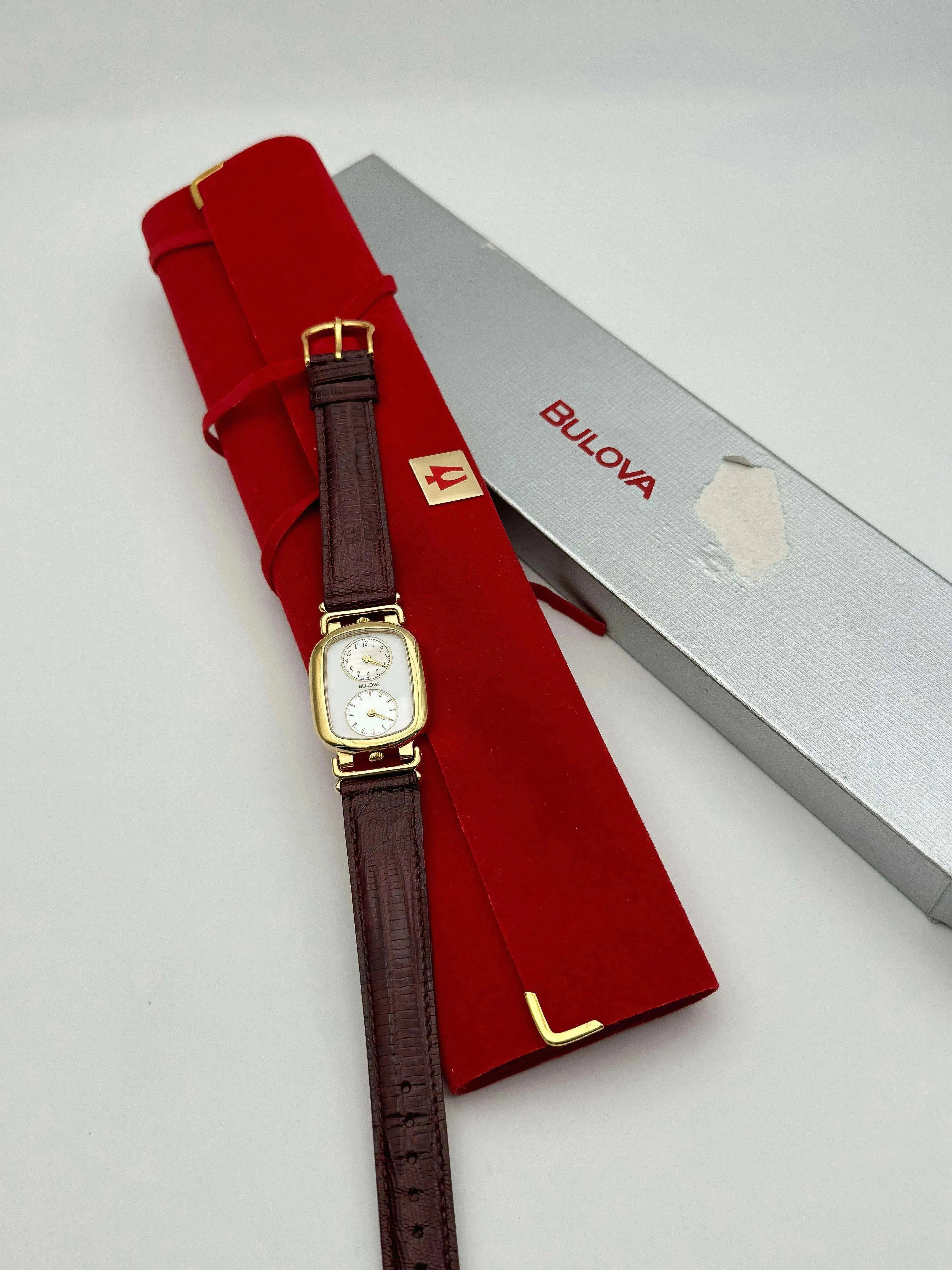 Bulova - Dual Time Nacre NOS - BOX - 1990’s - Atelier Victor Paris - Vintage Watch Shop Dubai