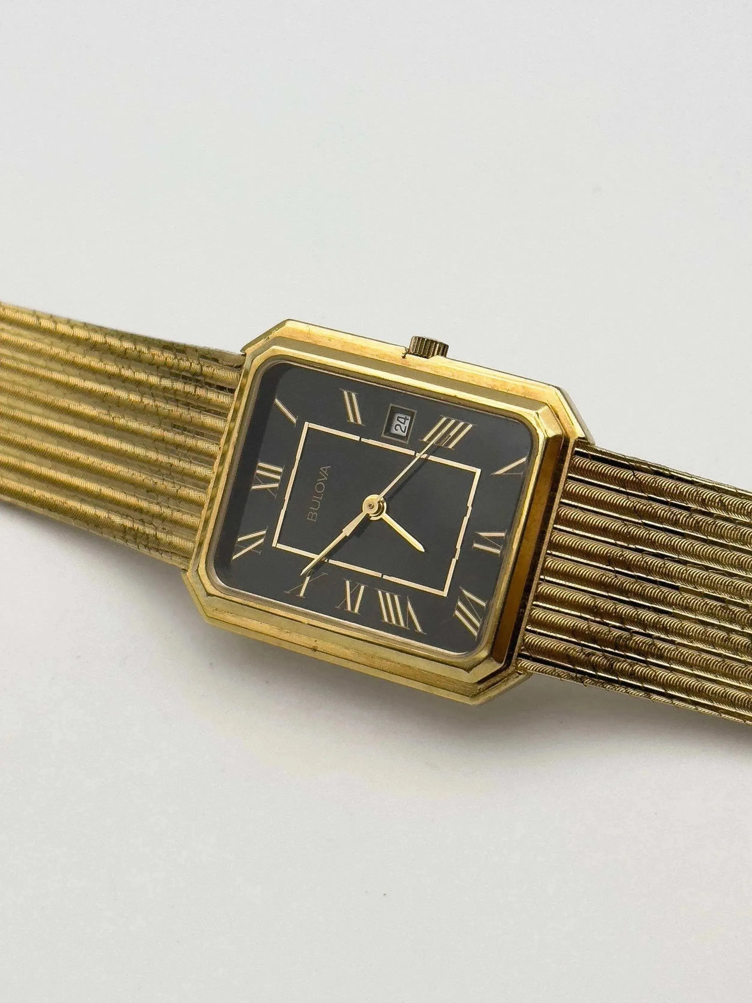 Bulova - Gold Bracelet / Black dial - 1994 - Atelier Victor Paris - Vintage Watch Shop Dubai