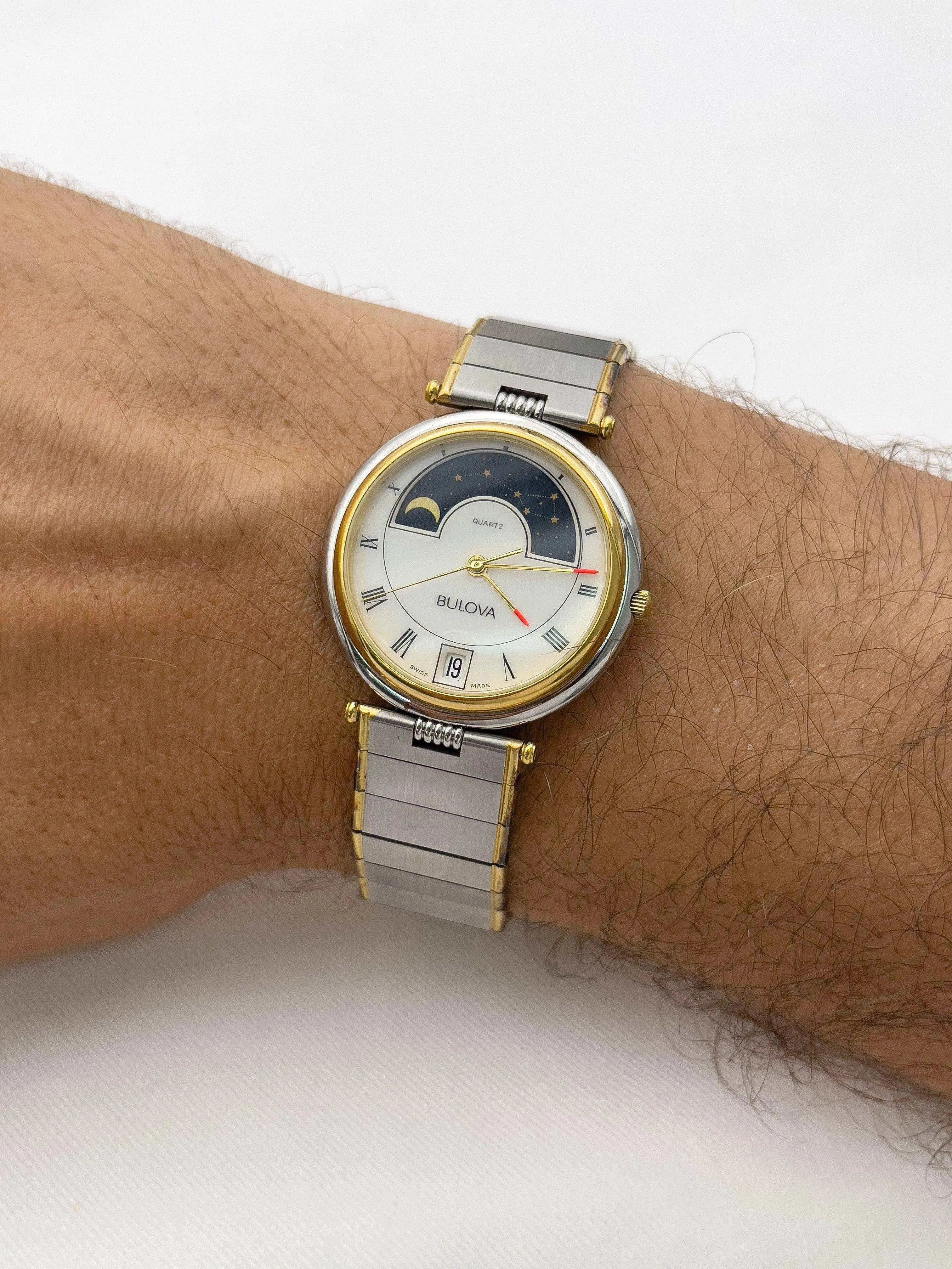 Bulova - Moonphase Steel - 1986 - Atelier Victor Paris - Vintage Watch Shop Dubai