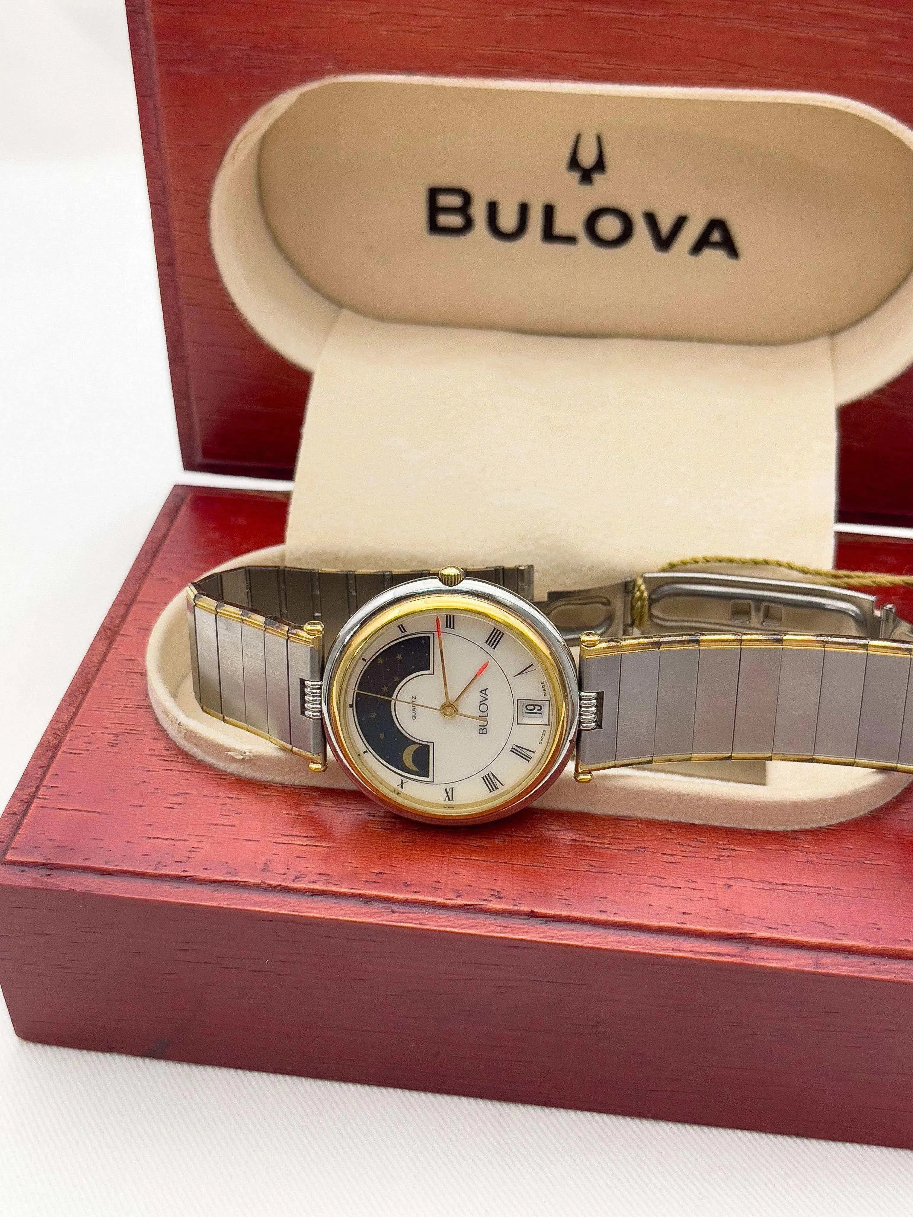Bulova - Moonphase Steel - 1986 - Atelier Victor Paris - Vintage Watch Shop Dubai
