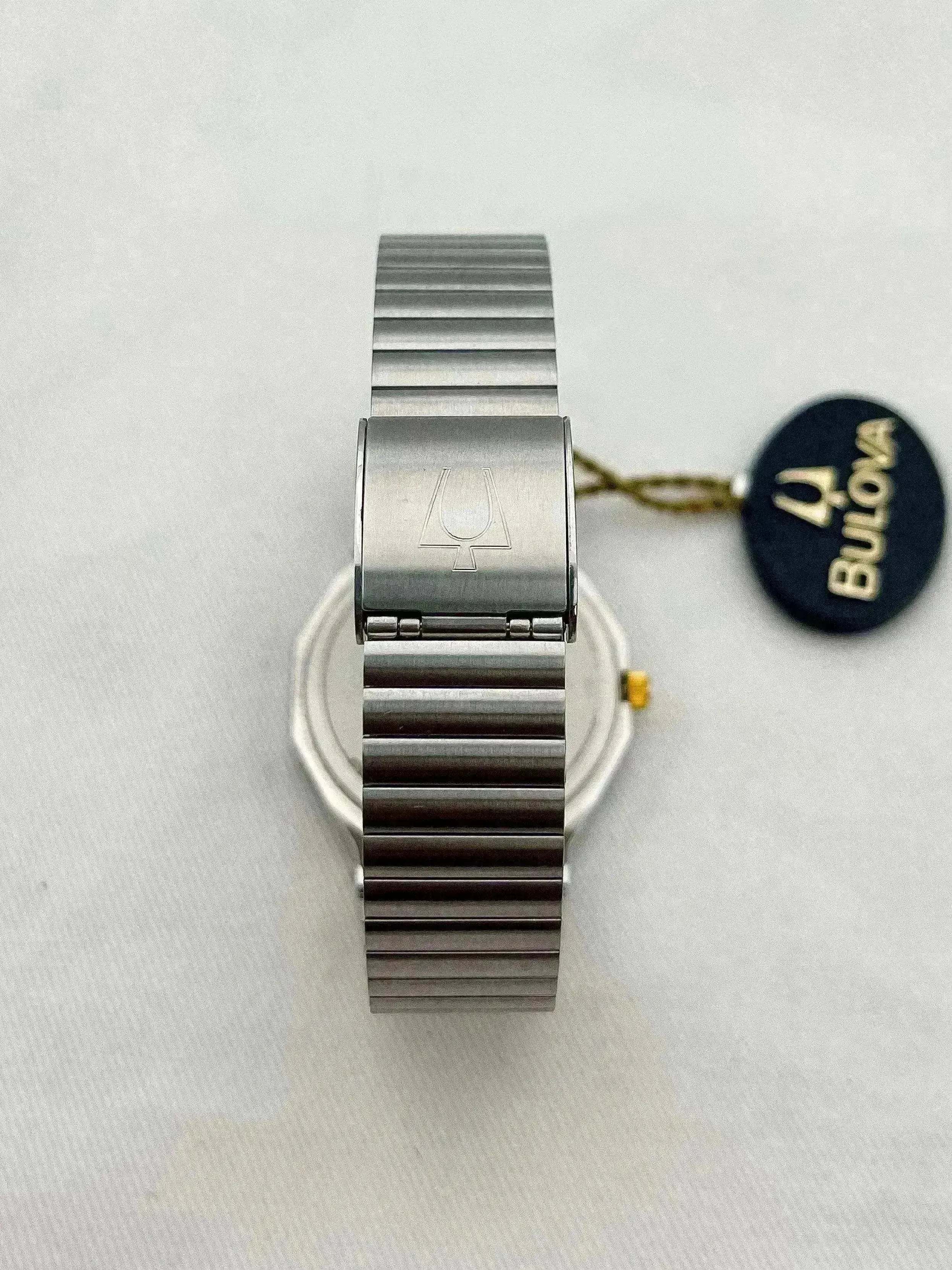 Bulova - Noir Royal NOS - 1980s - Atelier Victor