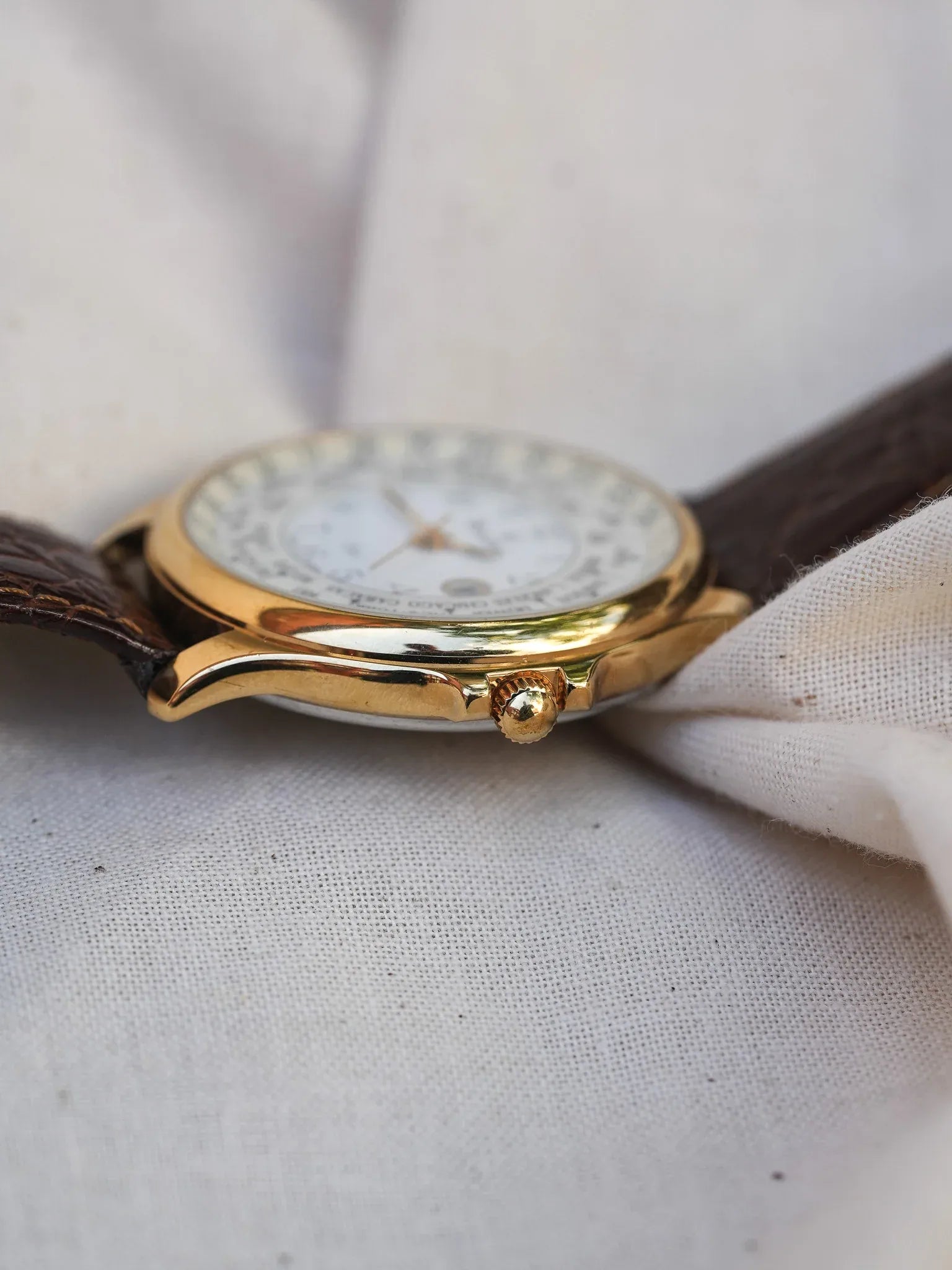 Bulova - Tour du Monde Date Or - boîte & papier - 1990s - Atelier Victor - Vintage  Shop