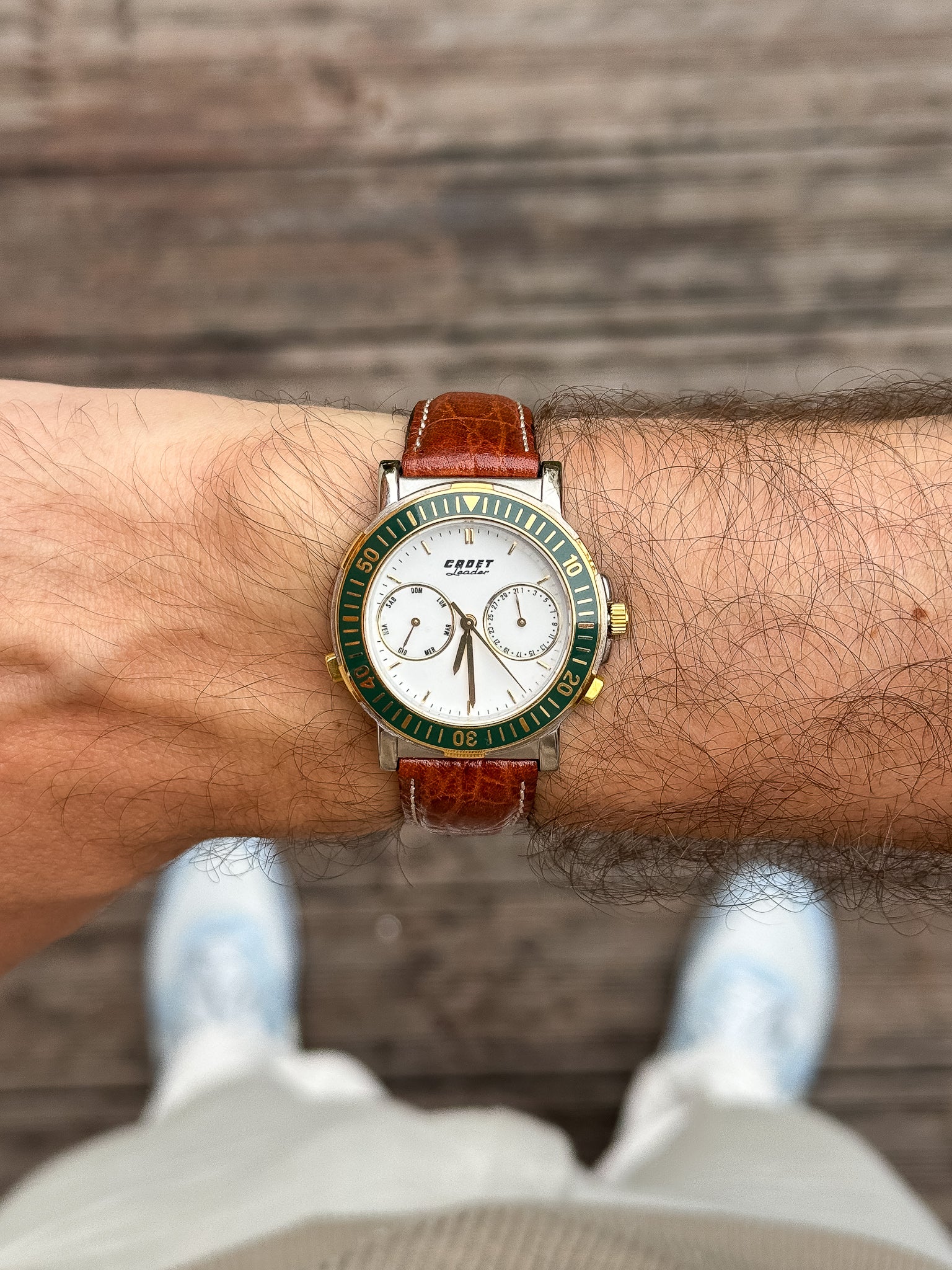 Cadet - Leader Calendrier Acier Or Lunette Verte - NOS - 1980s - Atelier Victor Paris - Vintage Watch Shop Dubai