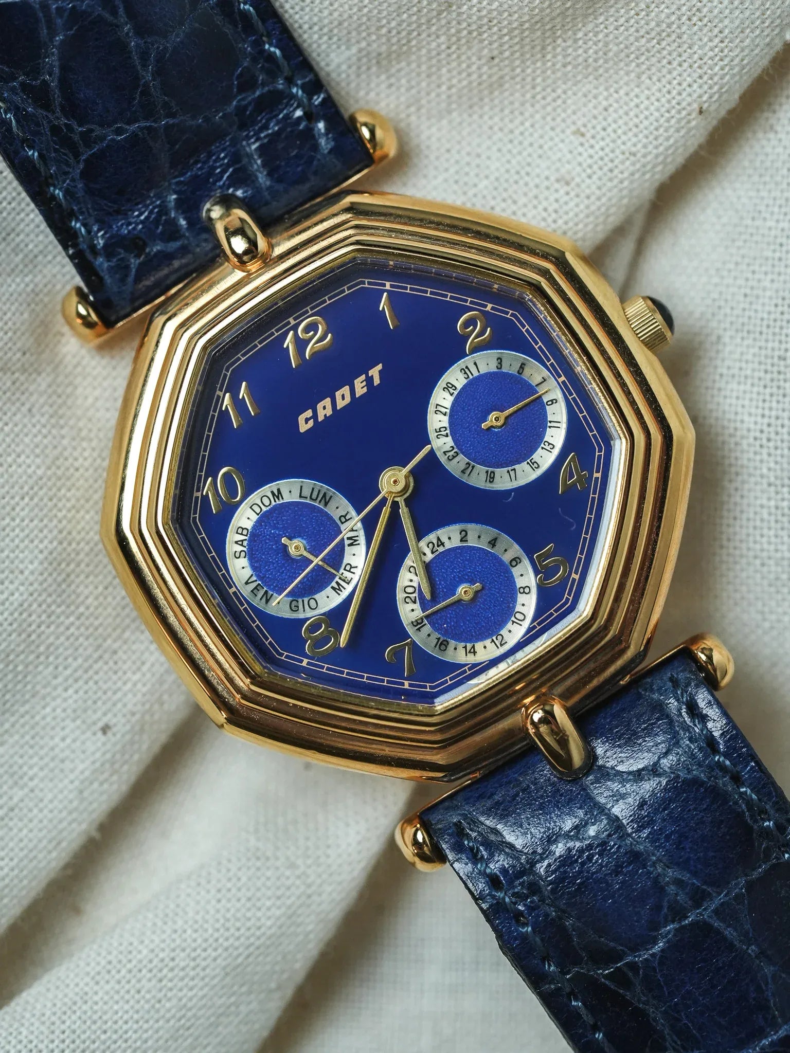 Cadet - Octogonale Or Bleu Triple Date - NOS -1990s - Atelier Victor