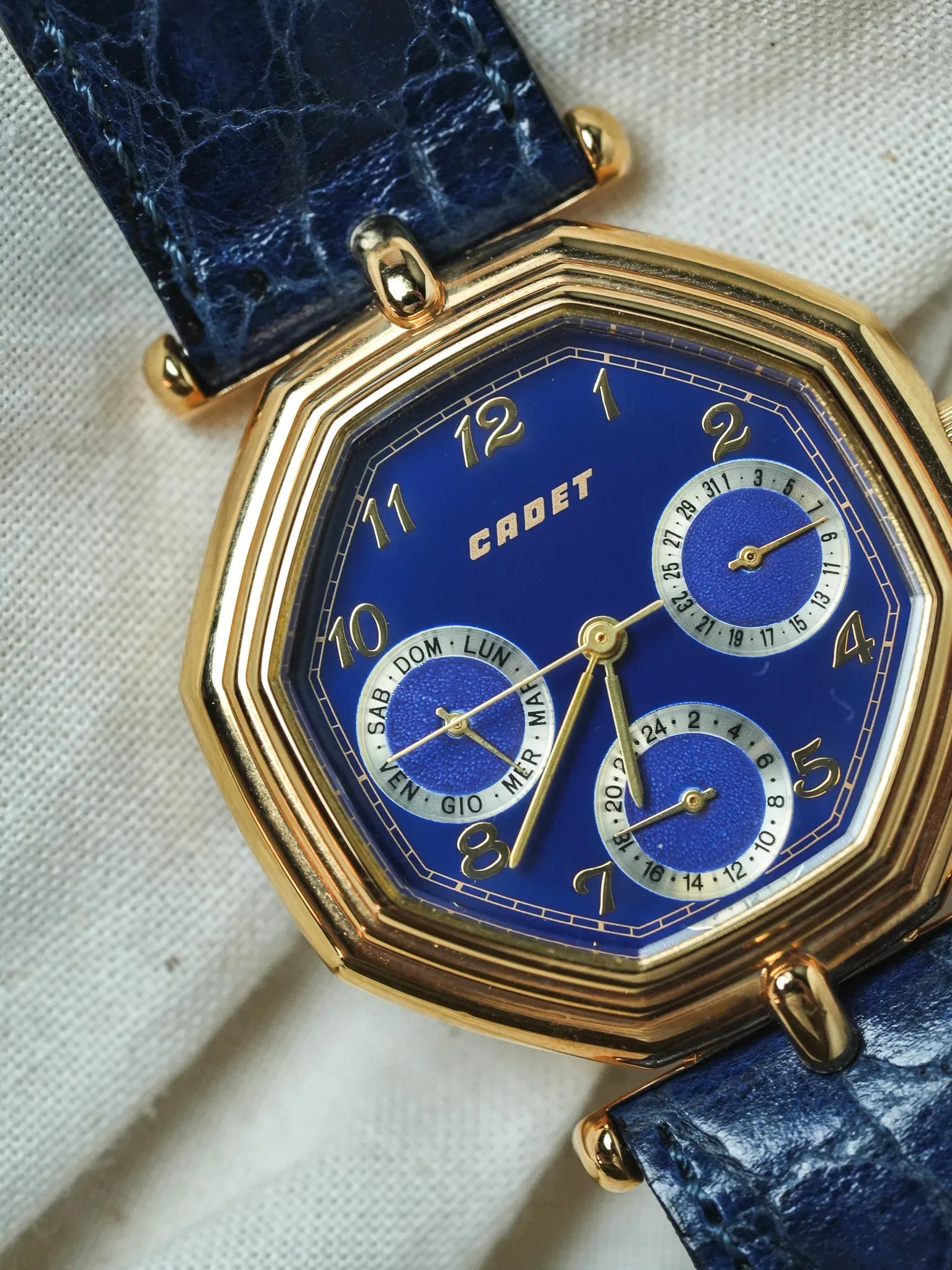 Cadet - Octogonale Or Bleu Triple Date - NOS -1990s - Atelier Victor