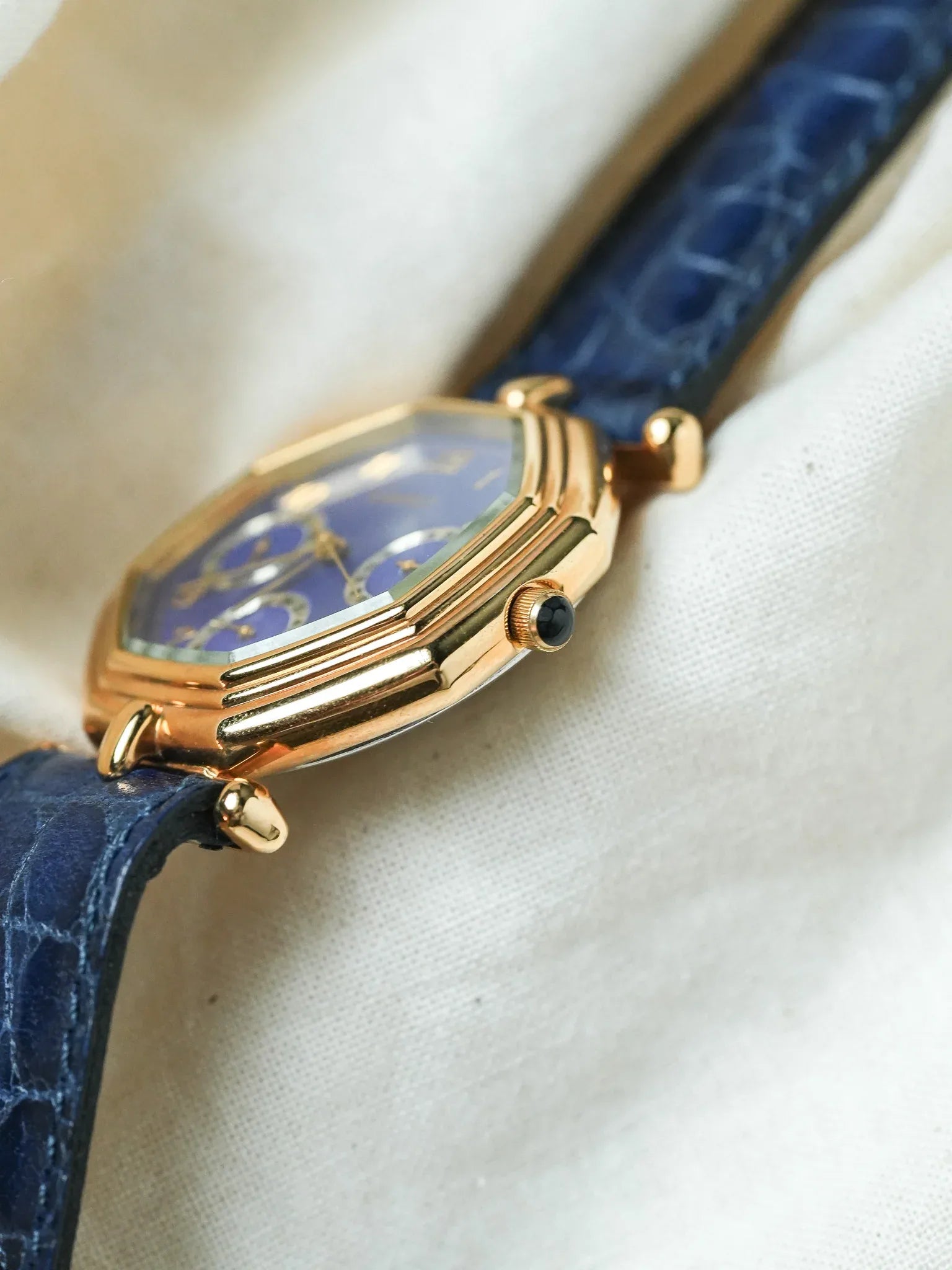 Cadet - Octogonale Or Bleu Triple Date - NOS -1990s - Atelier Victor