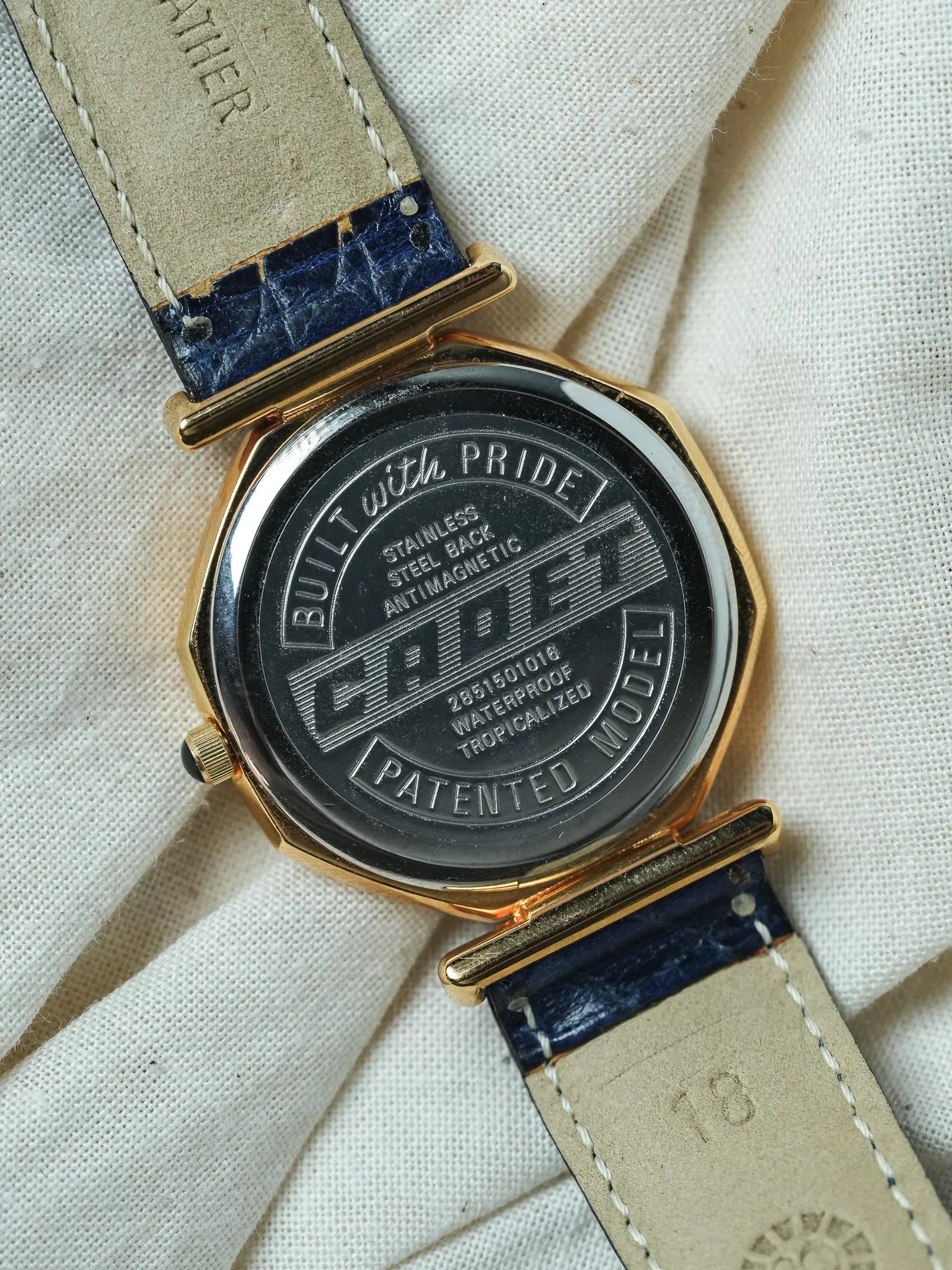 Cadet - Octogonale Or Bleu Triple Date - NOS -1990s - Atelier Victor