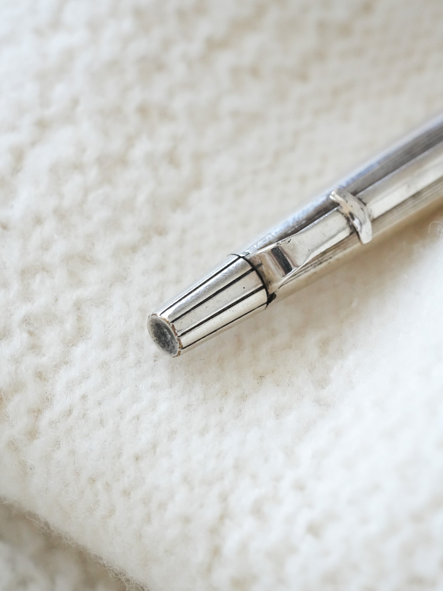 Caran d'ache - Stylo bille MADISON Luxe plaqué argent - 1990s - Atelier Victor - Vintage  Shop